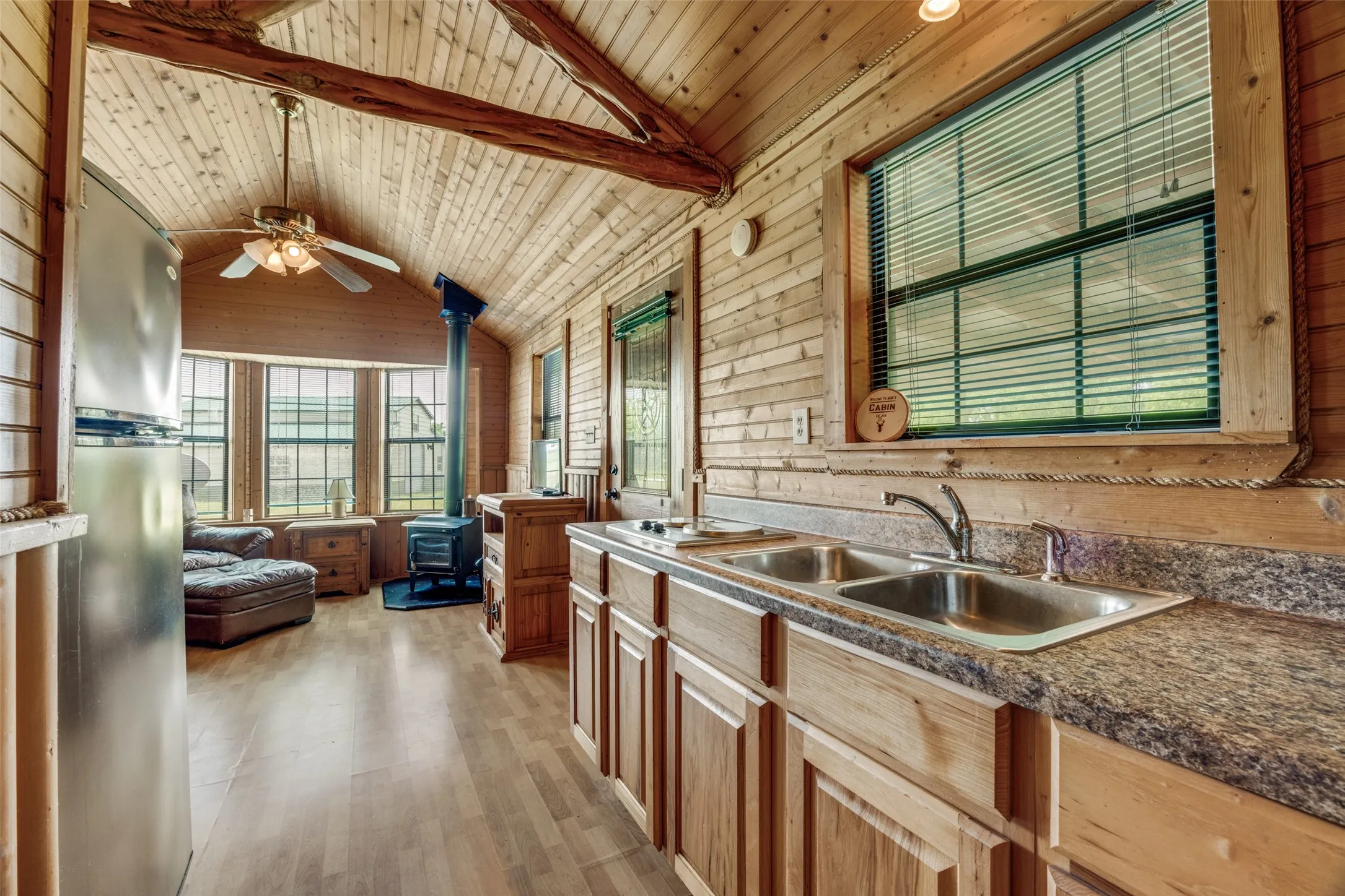 Single Family Residence For Sale in Grayson County , 586 Pleasant Home Road, Sherman, Texas 75092, 1 Bedroom, 1 Bathroom, Garage spaces, 372 Sqft, built in 2009, Price $1,199,000, mls#21258760, Real Estate Agent in Sherman, Homes For Sale in Grayson county, Homes For Sale in Sherman, Realtor in Sherman Texas, Real Estate Brokerage Independent Realty Texas, Luminita Cordes Realtor