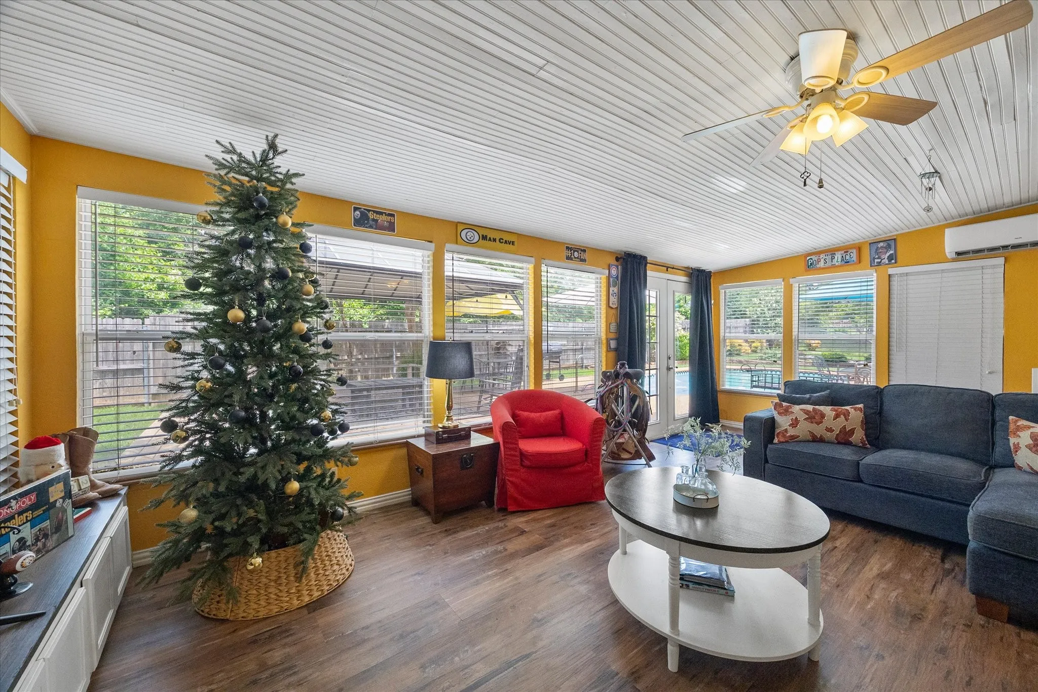 Single Family Residence For Sale in Dallas County , 3411 Kenwood Way, Garland, Texas 75041, 4 Bedroom, 3 Bathroom, Garage spaces, 1,909 Sqft, built in 1962, Price $379,900, mls#21267118, Real Estate Agent in Garland, Homes For Sale in Dallas county, Homes For Sale in Garland, Realtor in Garland Texas, Real Estate Brokerage Independent Realty Texas, Luminita Cordes Realtor