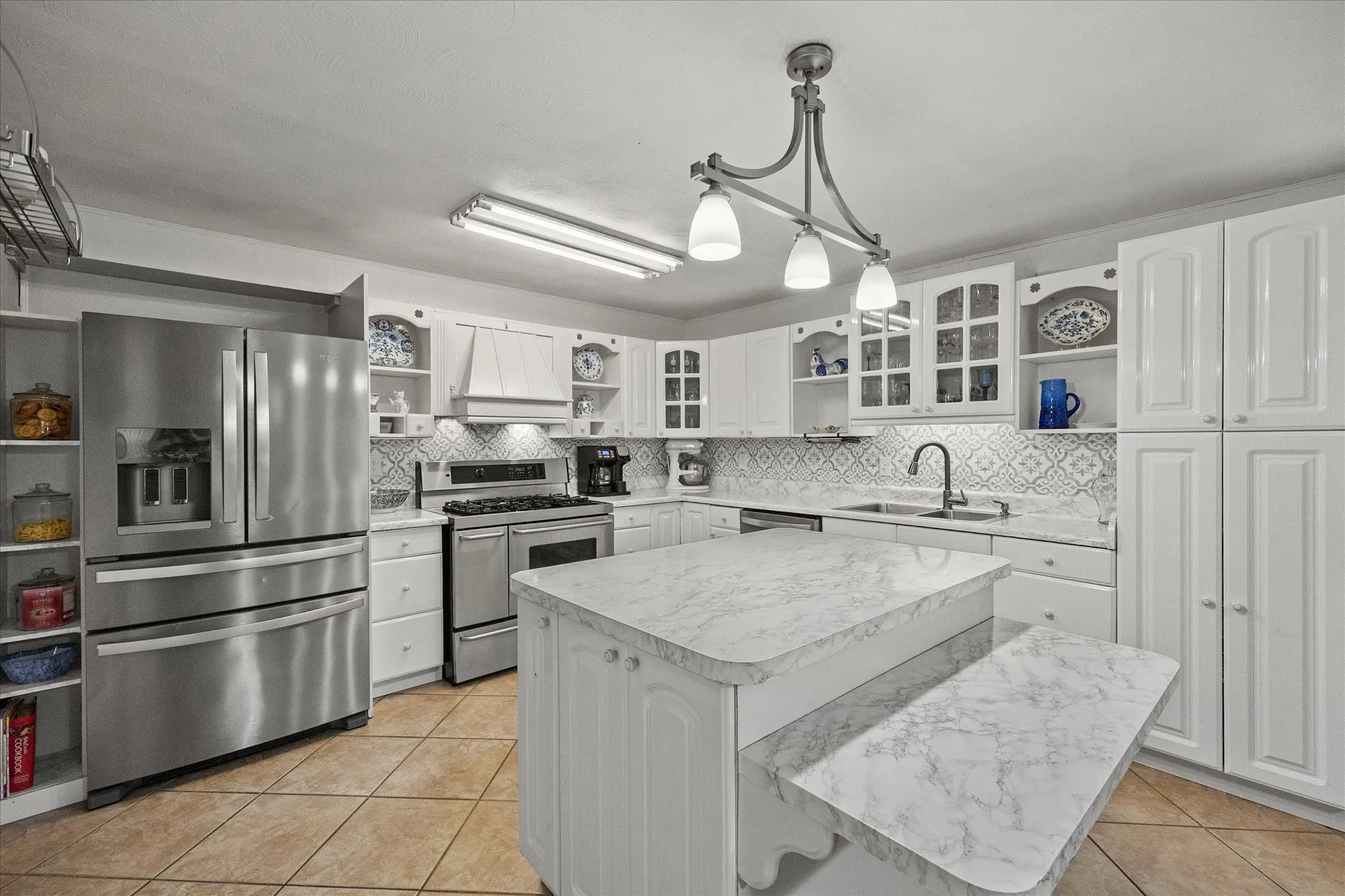 Single Family Residence For Sale in Dallas County , 3411 Kenwood Way, Garland, Texas 75041, 4 Bedroom, 3 Bathroom, Garage spaces, 1,909 Sqft, built in 1962, Price $379,900, mls#21267118, Real Estate Agent in Garland, Homes For Sale in Dallas county, Homes For Sale in Garland, Realtor in Garland Texas, Real Estate Brokerage Independent Realty Texas, Luminita Cordes Realtor