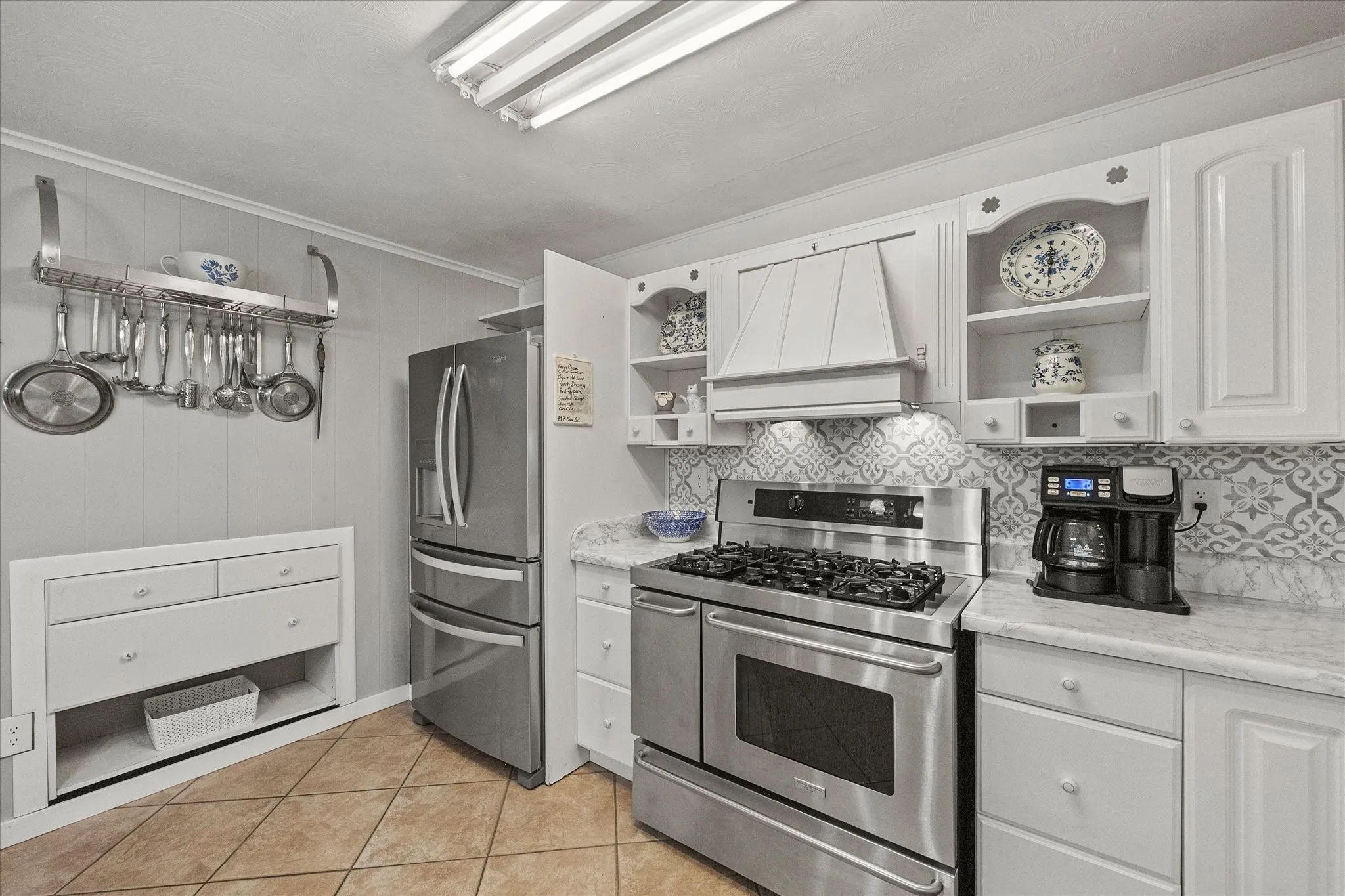 Single Family Residence For Sale in Dallas County , 3411 Kenwood Way, Garland, Texas 75041, 4 Bedroom, 3 Bathroom, Garage spaces, 1,909 Sqft, built in 1962, Price $379,900, mls#21267118, Real Estate Agent in Garland, Homes For Sale in Dallas county, Homes For Sale in Garland, Realtor in Garland Texas, Real Estate Brokerage Independent Realty Texas, Luminita Cordes Realtor
