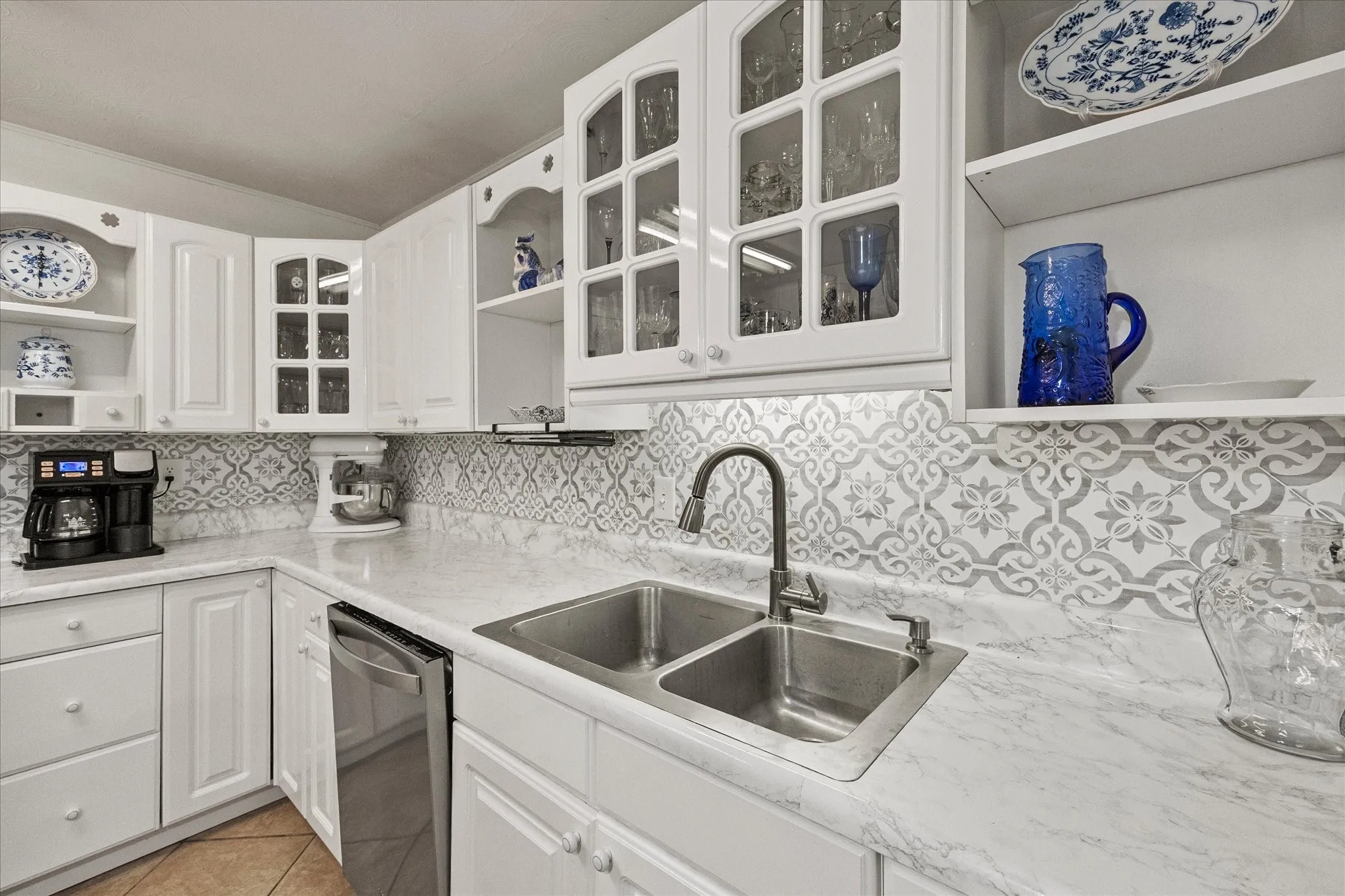 Single Family Residence For Sale in Dallas County , 3411 Kenwood Way, Garland, Texas 75041, 4 Bedroom, 3 Bathroom, Garage spaces, 1,909 Sqft, built in 1962, Price $379,900, mls#21267118, Real Estate Agent in Garland, Homes For Sale in Dallas county, Homes For Sale in Garland, Realtor in Garland Texas, Real Estate Brokerage Independent Realty Texas, Luminita Cordes Realtor