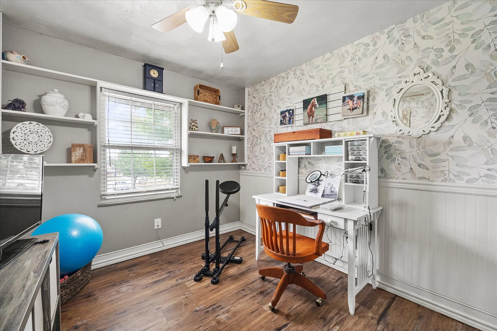 Single Family Residence For Sale in Dallas County , 3411 Kenwood Way, Garland, Texas 75041, 4 Bedroom, 3 Bathroom, Garage spaces, 1,909 Sqft, built in 1962, Price $379,900, mls#21267118, Real Estate Agent in Garland, Homes For Sale in Dallas county, Homes For Sale in Garland, Realtor in Garland Texas, Real Estate Brokerage Independent Realty Texas, Luminita Cordes Realtor
