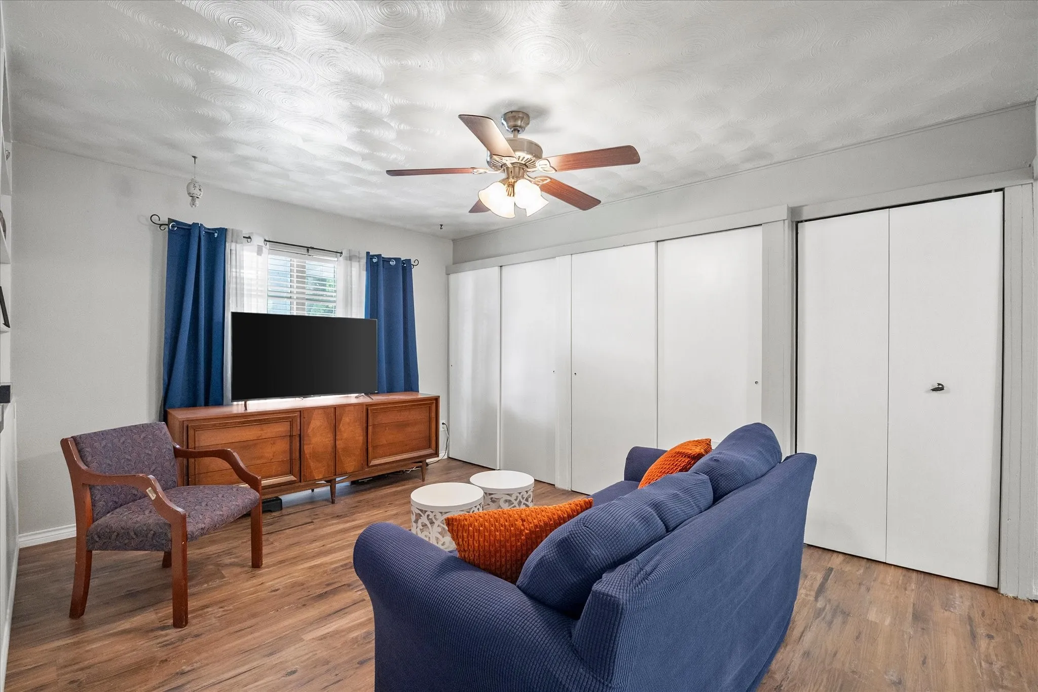 Single Family Residence For Sale in Dallas County , 3411 Kenwood Way, Garland, Texas 75041, 4 Bedroom, 3 Bathroom, Garage spaces, 1,909 Sqft, built in 1962, Price $379,900, mls#21267118, Real Estate Agent in Garland, Homes For Sale in Dallas county, Homes For Sale in Garland, Realtor in Garland Texas, Real Estate Brokerage Independent Realty Texas, Luminita Cordes Realtor
