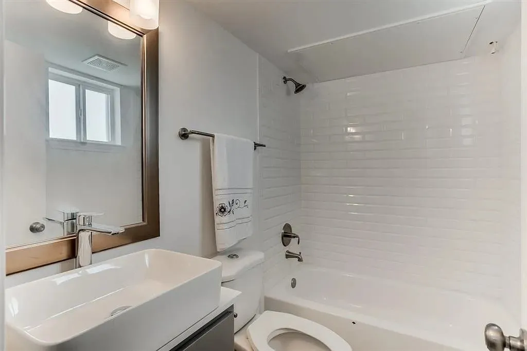 Apartment For Rent in Dallas County , 4919 San Jacinto Street 102, Dallas, Texas 75206, 1 Bedroom, 1 Bathroom, Garage spaces, 500 Sqft, built in 1960, mls#21268566, Real Estate Agent in Dallas, Homes For Rent in Dallas county, Homes For Rent in Dallas, Realtor in Dallas Texas, Real Estate Brokerage Independent Realty Texas, Luminita Cordes Realtor