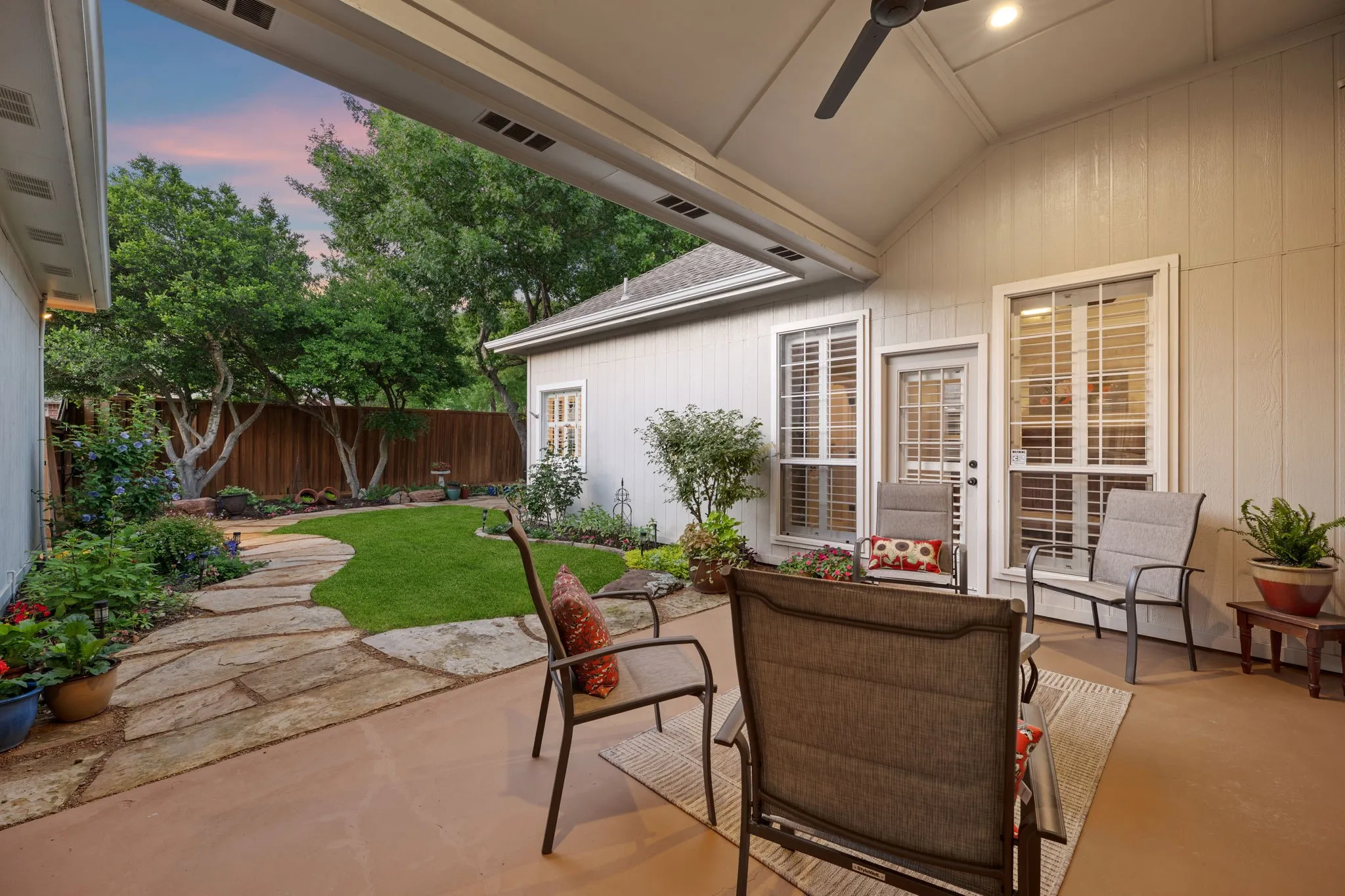 Single Family Residence For Sale in Collin County , 3415 Norwood Circle, Richardson, Texas 75082, 4 Bedroom, 3 Bathroom, 2 Garage spaces, 2,668 Sqft, built in 1992, mls#21264978, Real Estate Agent in Richardson, Homes For Sale in Collin county, Homes For Sale in Richardson, Realtor in Richardson Texas, Real Estate Brokerage Independent Realty Texas, Luminita Cordes Realtor