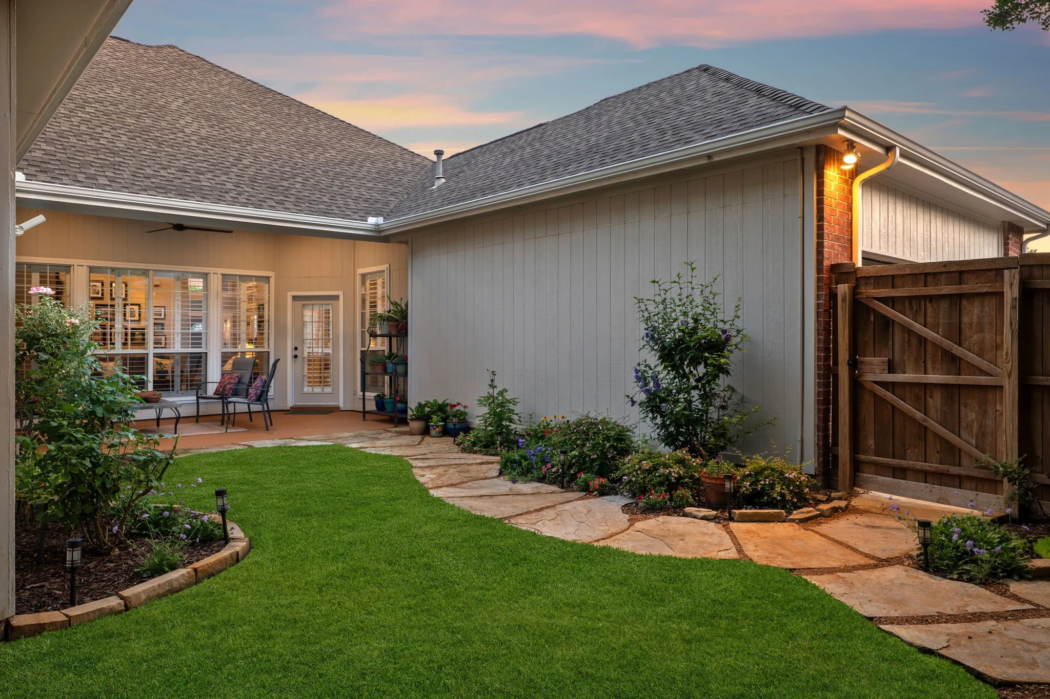 Single Family Residence For Sale in Collin County , 3415 Norwood Circle, Richardson, Texas 75082, 4 Bedroom, 3 Bathroom, 2 Garage spaces, 2,668 Sqft, built in 1992, mls#21264978, Real Estate Agent in Richardson, Homes For Sale in Collin county, Homes For Sale in Richardson, Realtor in Richardson Texas, Real Estate Brokerage Independent Realty Texas, Luminita Cordes Realtor