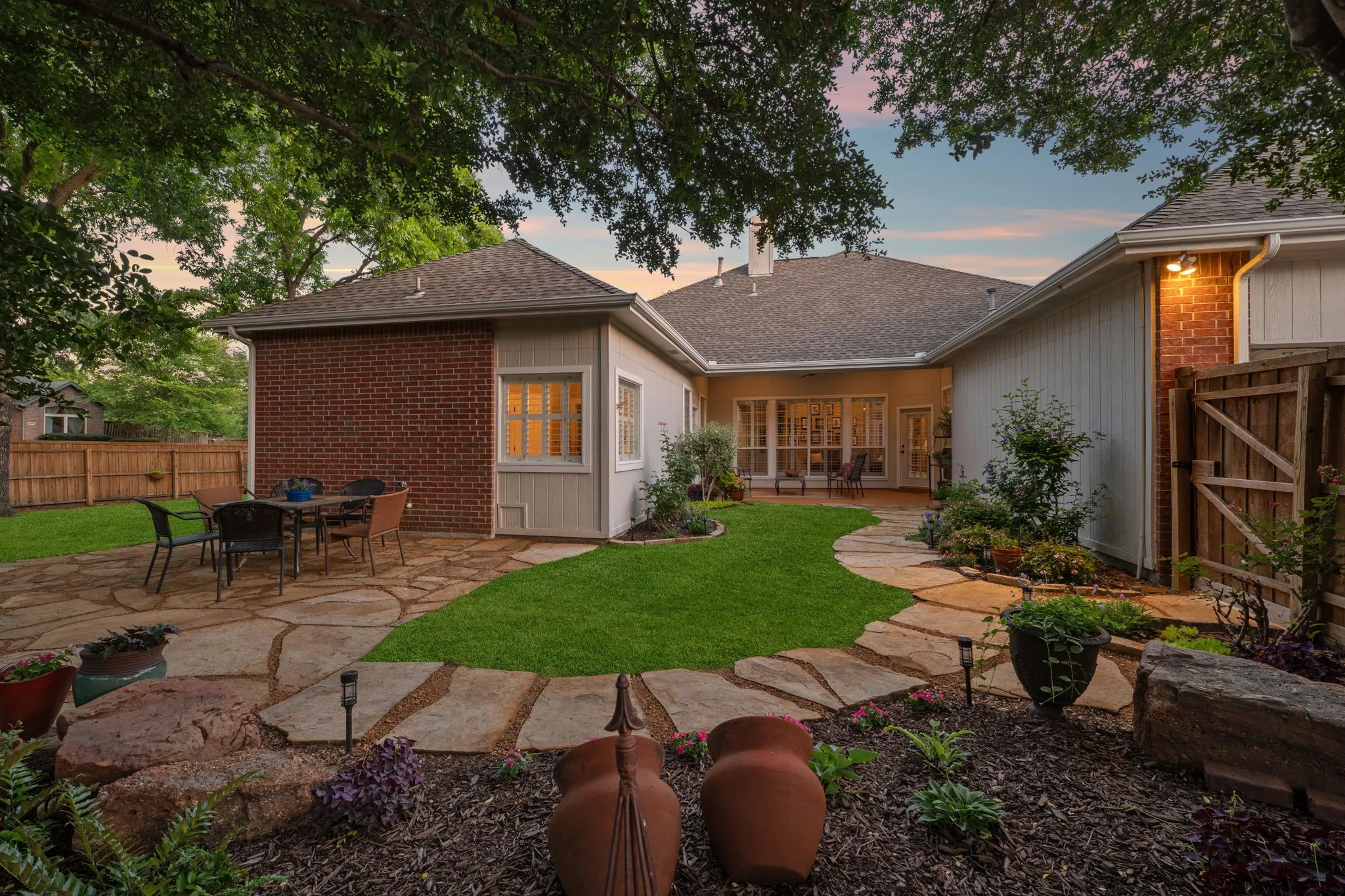 Single Family Residence For Sale in Collin County , 3415 Norwood Circle, Richardson, Texas 75082, 4 Bedroom, 3 Bathroom, 2 Garage spaces, 2,668 Sqft, built in 1992, mls#21264978, Real Estate Agent in Richardson, Homes For Sale in Collin county, Homes For Sale in Richardson, Realtor in Richardson Texas, Real Estate Brokerage Independent Realty Texas, Luminita Cordes Realtor