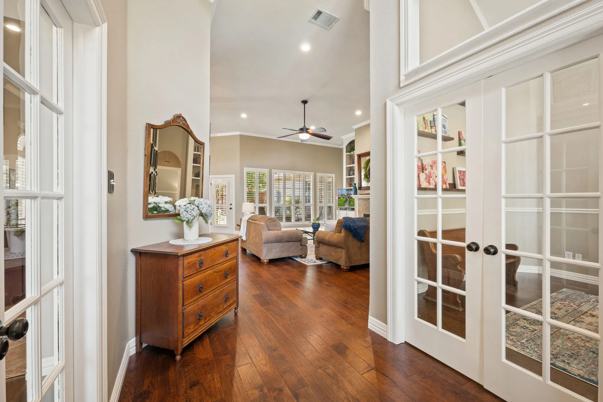Single Family Residence For Sale in Collin County , 3415 Norwood Circle, Richardson, Texas 75082, 4 Bedroom, 3 Bathroom, 2 Garage spaces, 2,668 Sqft, built in 1992, mls#21264978, Real Estate Agent in Richardson, Homes For Sale in Collin county, Homes For Sale in Richardson, Realtor in Richardson Texas, Real Estate Brokerage Independent Realty Texas, Luminita Cordes Realtor