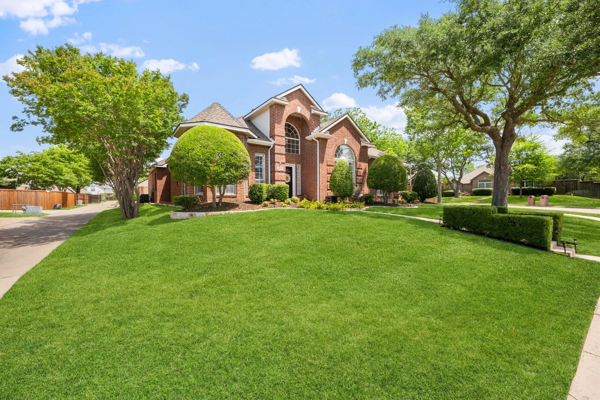 Single Family Residence For Sale in Collin County , 3415 Norwood Circle, Richardson, Texas 75082, 4 Bedroom, 3 Bathroom, 2 Garage spaces, 2,668 Sqft, built in 1992, mls#21264978, Real Estate Agent in Richardson, Homes For Sale in Collin county, Homes For Sale in Richardson, Realtor in Richardson Texas, Real Estate Brokerage Independent Realty Texas, Luminita Cordes Realtor