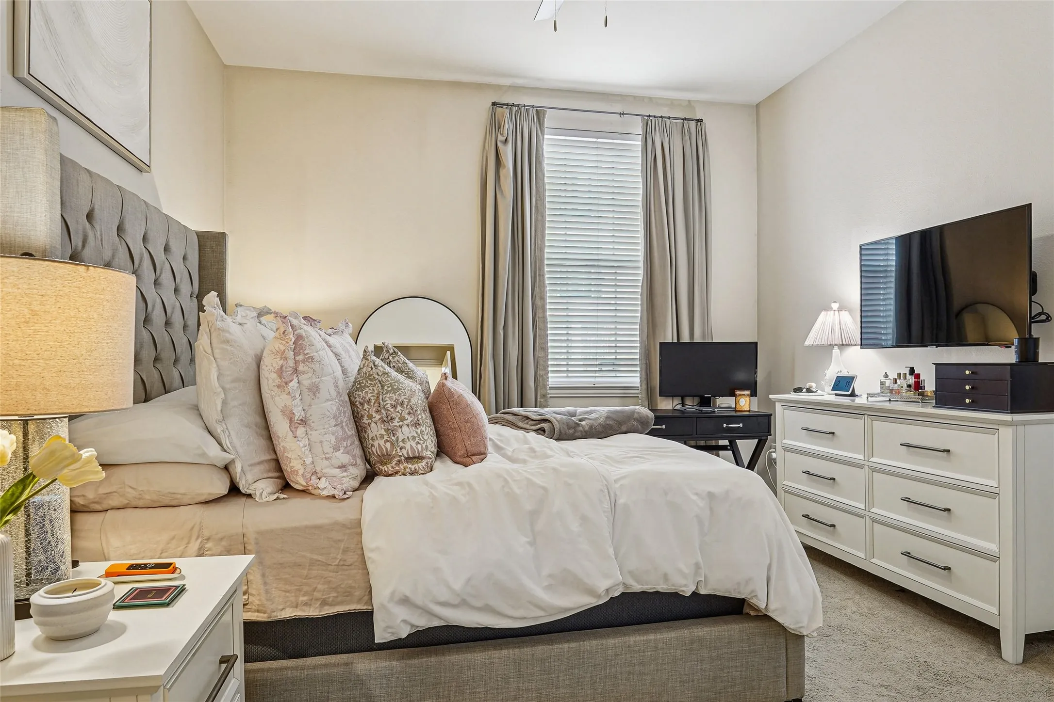 Condominium For Sale in Dallas County , 2305 Worthington Street 114, Dallas, Texas 75204, 2 Bedroom, 2 Bathroom, 1 Garage spaces, 1,295 Sqft, built in 1999, mls#21268380, Real Estate Agent in Dallas, Homes For Sale in Dallas county, Homes For Sale in Dallas, Realtor in Dallas Texas, Real Estate Brokerage Independent Realty Texas, Luminita Cordes Realtor