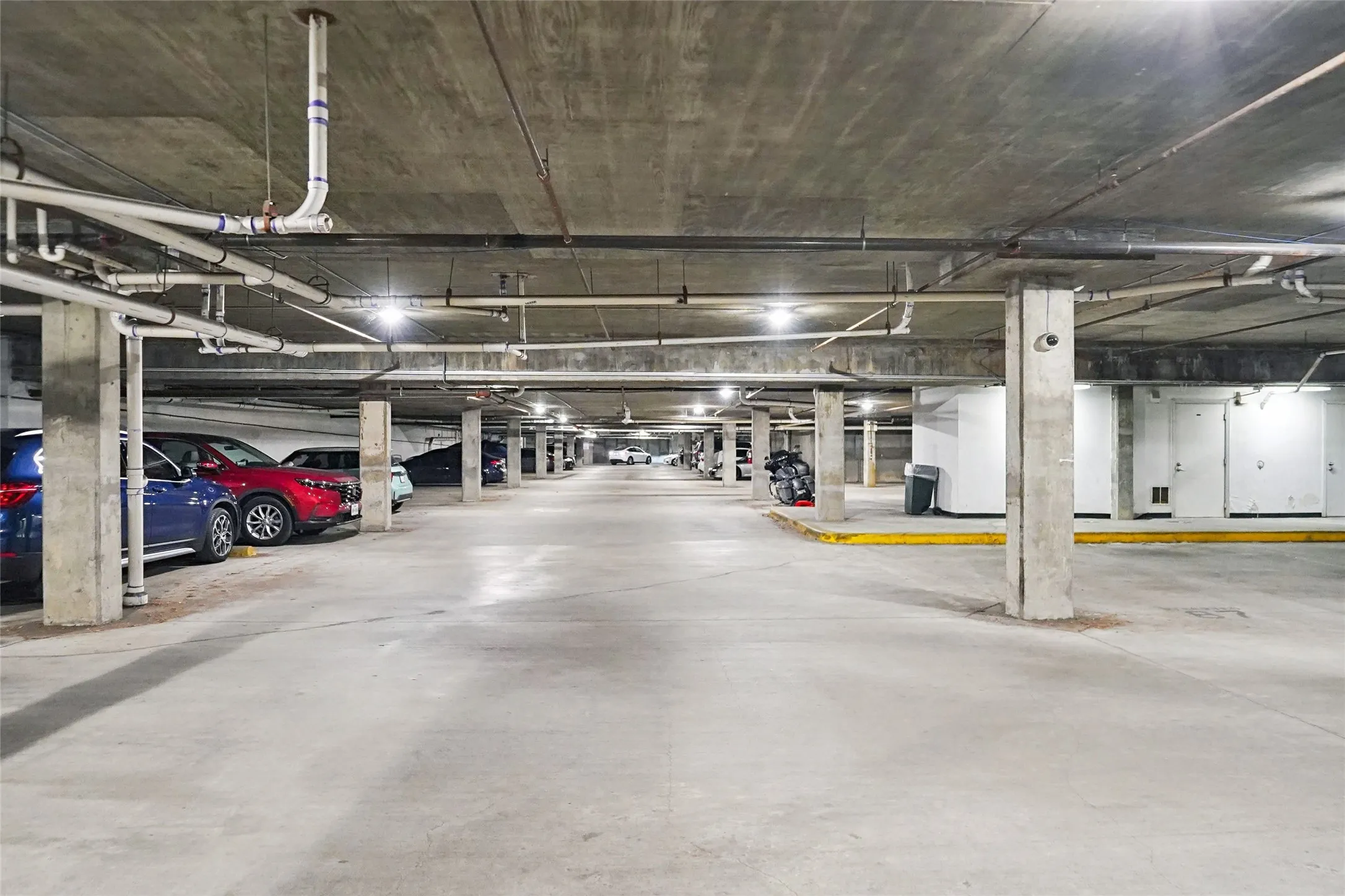Condominium For Sale in Dallas County , 2305 Worthington Street 114, Dallas, Texas 75204, 2 Bedroom, 2 Bathroom, 1 Garage spaces, 1,295 Sqft, built in 1999, mls#21268380, Real Estate Agent in Dallas, Homes For Sale in Dallas county, Homes For Sale in Dallas, Realtor in Dallas Texas, Real Estate Brokerage Independent Realty Texas, Luminita Cordes Realtor