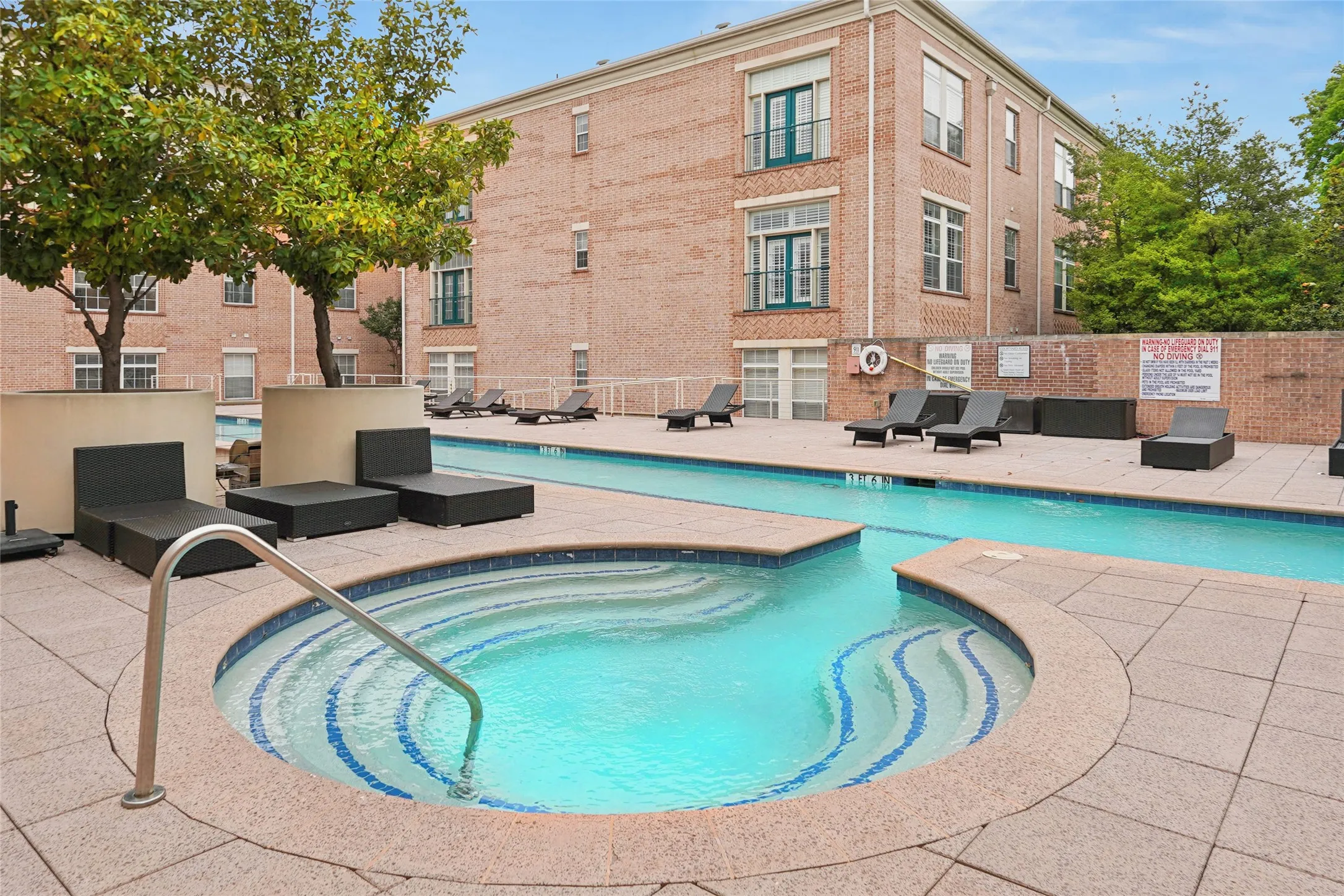 Condominium For Sale in Dallas County , 2305 Worthington Street 114, Dallas, Texas 75204, 2 Bedroom, 2 Bathroom, 1 Garage spaces, 1,295 Sqft, built in 1999, mls#21268380, Real Estate Agent in Dallas, Homes For Sale in Dallas county, Homes For Sale in Dallas, Realtor in Dallas Texas, Real Estate Brokerage Independent Realty Texas, Luminita Cordes Realtor