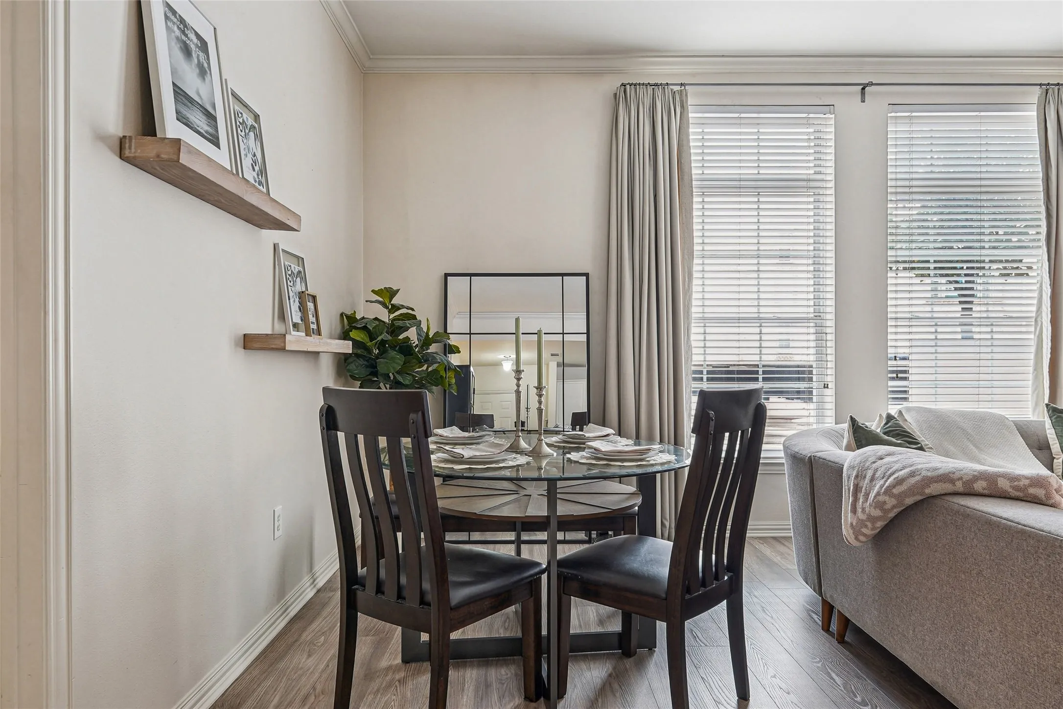 Condominium For Sale in Dallas County , 2305 Worthington Street 114, Dallas, Texas 75204, 2 Bedroom, 2 Bathroom, 1 Garage spaces, 1,295 Sqft, built in 1999, mls#21268380, Real Estate Agent in Dallas, Homes For Sale in Dallas county, Homes For Sale in Dallas, Realtor in Dallas Texas, Real Estate Brokerage Independent Realty Texas, Luminita Cordes Realtor