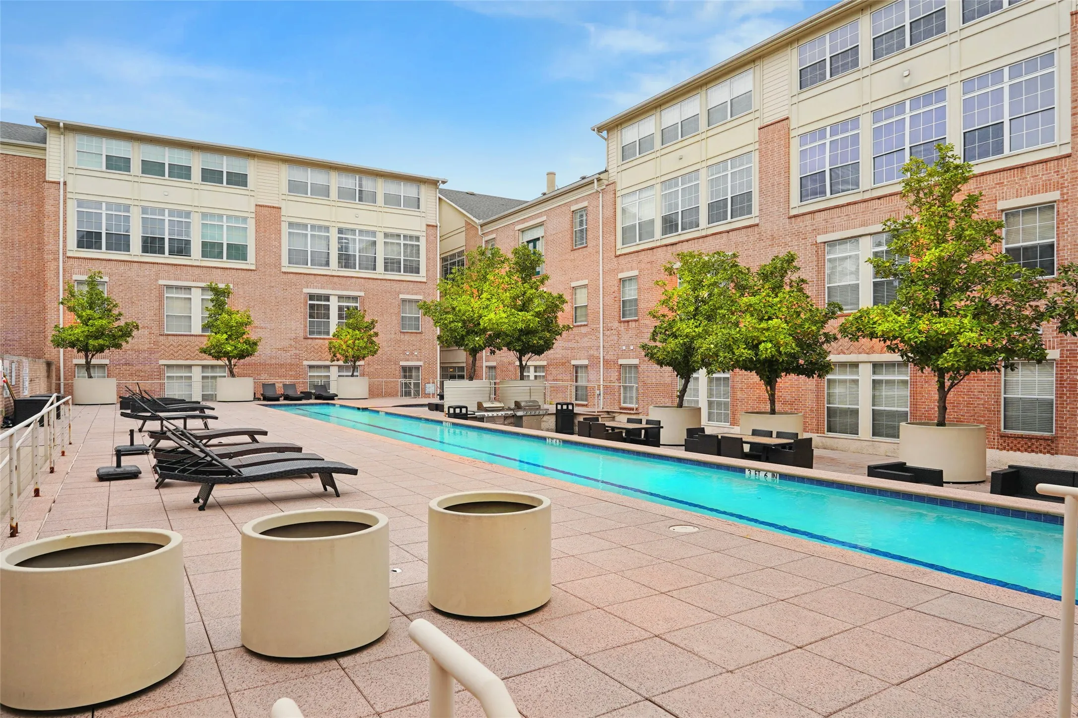 Condominium For Sale in Dallas County , 2305 Worthington Street 114, Dallas, Texas 75204, 2 Bedroom, 2 Bathroom, 1 Garage spaces, 1,295 Sqft, built in 1999, mls#21268380, Real Estate Agent in Dallas, Homes For Sale in Dallas county, Homes For Sale in Dallas, Realtor in Dallas Texas, Real Estate Brokerage Independent Realty Texas, Luminita Cordes Realtor