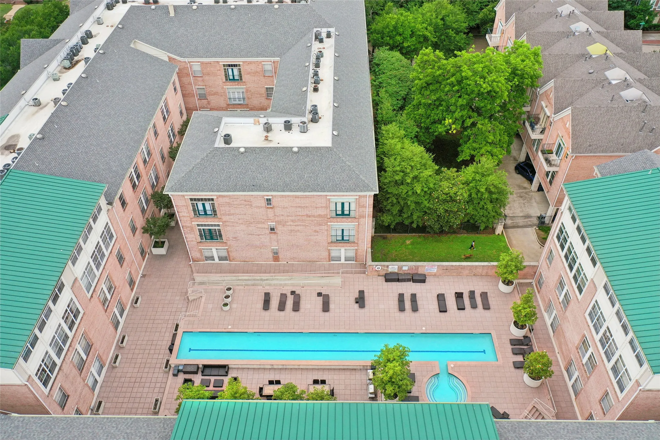 Condominium For Sale in Dallas County , 2305 Worthington Street 114, Dallas, Texas 75204, 2 Bedroom, 2 Bathroom, 1 Garage spaces, 1,295 Sqft, built in 1999, mls#21268380, Real Estate Agent in Dallas, Homes For Sale in Dallas county, Homes For Sale in Dallas, Realtor in Dallas Texas, Real Estate Brokerage Independent Realty Texas, Luminita Cordes Realtor