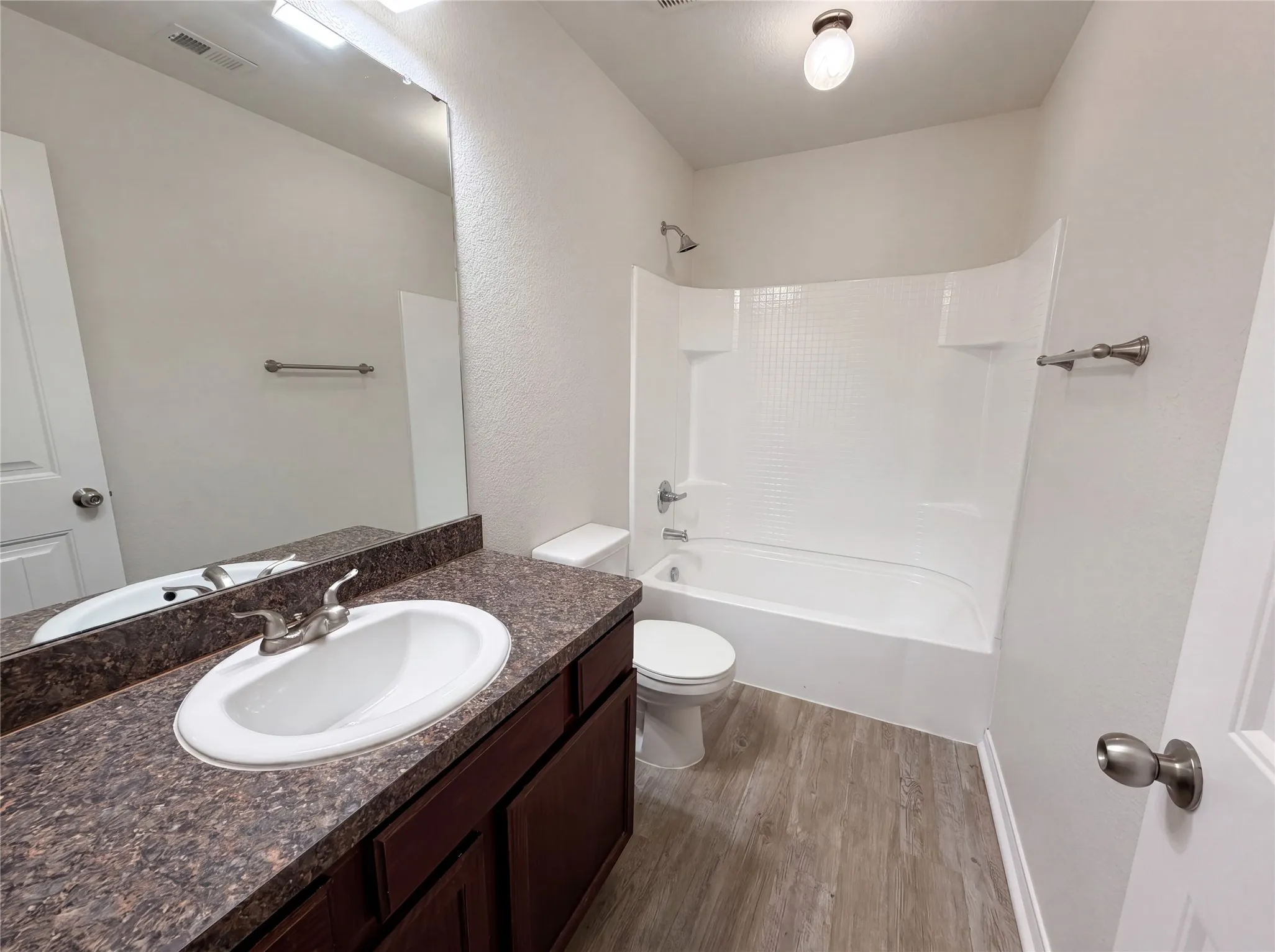 Single Family Residence For Sale in Dallas County , 2824 Saint Bernard Drive, Dallas, Texas 75233, 4 Bedroom, 2 Bathroom, 2 Garage spaces, 1,521 Sqft, built in 2015, mls#21268584, Real Estate Agent in Dallas, Homes For Sale in Dallas county, Homes For Sale in Dallas, Realtor in Dallas Texas, Real Estate Brokerage Independent Realty Texas, Luminita Cordes Realtor