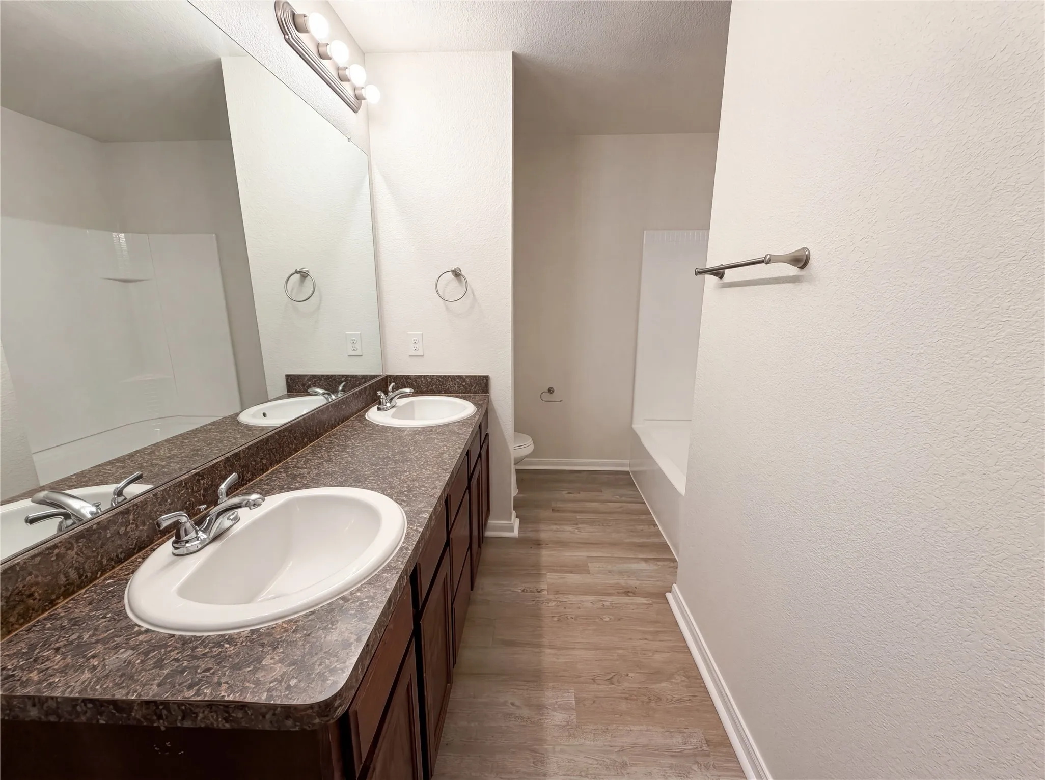 Single Family Residence For Sale in Dallas County , 2824 Saint Bernard Drive, Dallas, Texas 75233, 4 Bedroom, 2 Bathroom, 2 Garage spaces, 1,521 Sqft, built in 2015, mls#21268584, Real Estate Agent in Dallas, Homes For Sale in Dallas county, Homes For Sale in Dallas, Realtor in Dallas Texas, Real Estate Brokerage Independent Realty Texas, Luminita Cordes Realtor