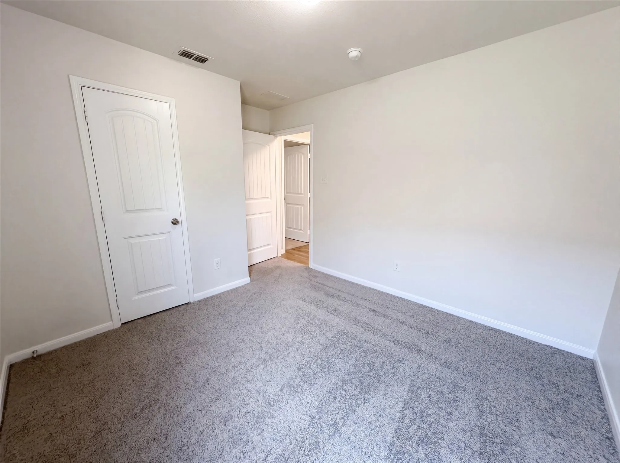 Single Family Residence For Sale in Dallas County , 2824 Saint Bernard Drive, Dallas, Texas 75233, 4 Bedroom, 2 Bathroom, 2 Garage spaces, 1,521 Sqft, built in 2015, mls#21268584, Real Estate Agent in Dallas, Homes For Sale in Dallas county, Homes For Sale in Dallas, Realtor in Dallas Texas, Real Estate Brokerage Independent Realty Texas, Luminita Cordes Realtor
