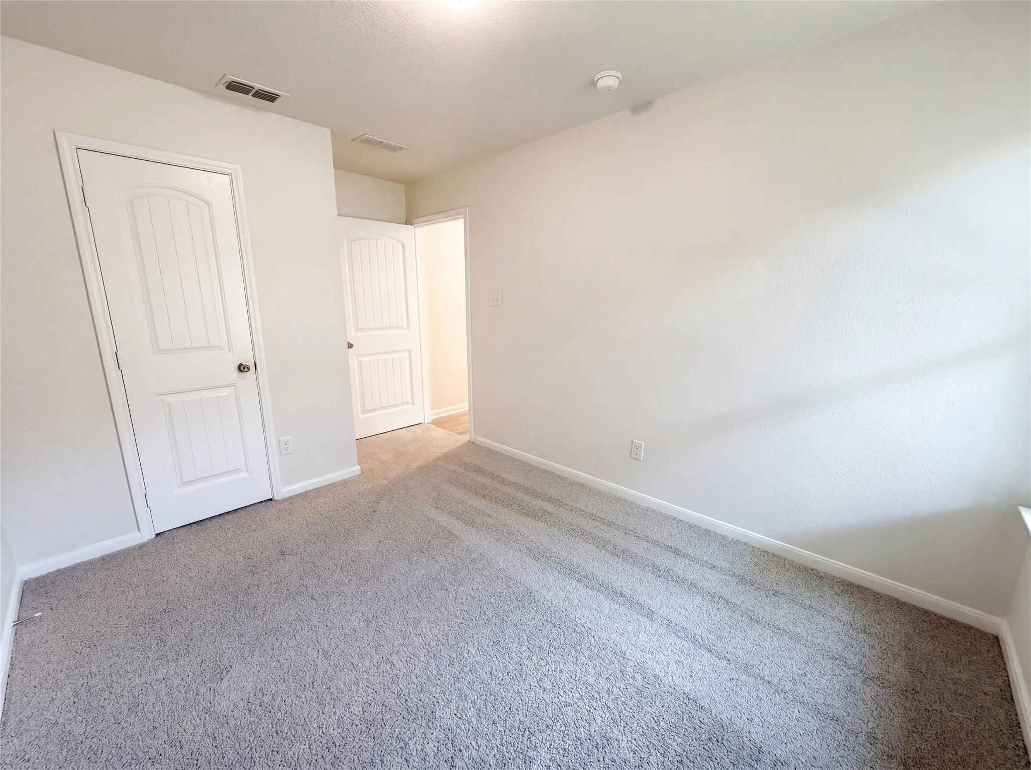 Single Family Residence For Sale in Dallas County , 2824 Saint Bernard Drive, Dallas, Texas 75233, 4 Bedroom, 2 Bathroom, 2 Garage spaces, 1,521 Sqft, built in 2015, mls#21268584, Real Estate Agent in Dallas, Homes For Sale in Dallas county, Homes For Sale in Dallas, Realtor in Dallas Texas, Real Estate Brokerage Independent Realty Texas, Luminita Cordes Realtor