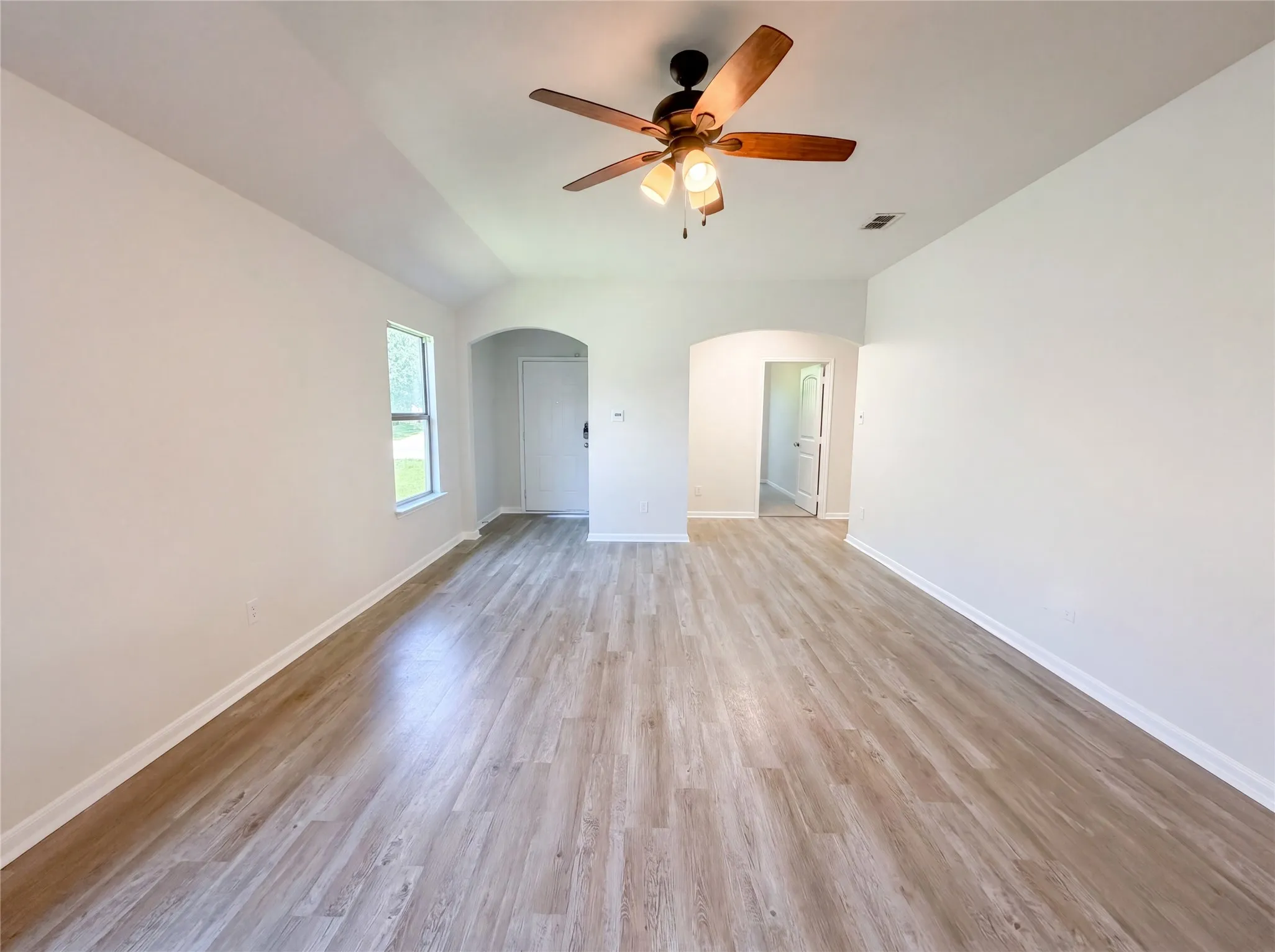 Single Family Residence For Sale in Dallas County , 2824 Saint Bernard Drive, Dallas, Texas 75233, 4 Bedroom, 2 Bathroom, 2 Garage spaces, 1,521 Sqft, built in 2015, mls#21268584, Real Estate Agent in Dallas, Homes For Sale in Dallas county, Homes For Sale in Dallas, Realtor in Dallas Texas, Real Estate Brokerage Independent Realty Texas, Luminita Cordes Realtor