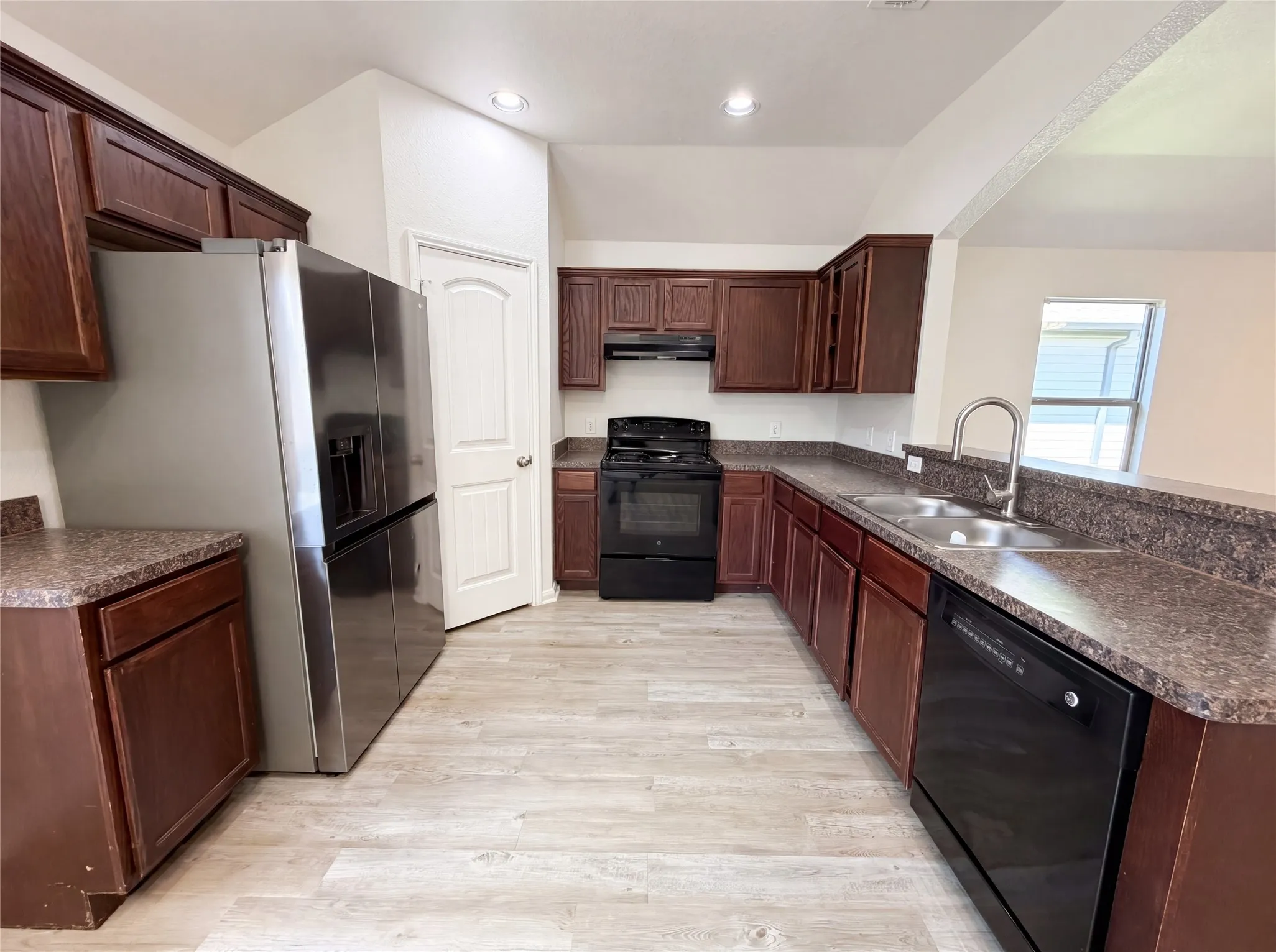 Single Family Residence For Sale in Dallas County , 2824 Saint Bernard Drive, Dallas, Texas 75233, 4 Bedroom, 2 Bathroom, 2 Garage spaces, 1,521 Sqft, built in 2015, mls#21268584, Real Estate Agent in Dallas, Homes For Sale in Dallas county, Homes For Sale in Dallas, Realtor in Dallas Texas, Real Estate Brokerage Independent Realty Texas, Luminita Cordes Realtor