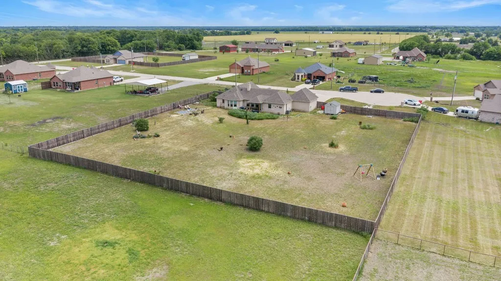 Single Family Residence For Sale in Fannin County , 300 Delatorre Street, Trenton, Texas 75490, 4 Bedrooms, 3 Bathrooms, 2 Garage spaces, 2,161 Sqft, built in 2021, Price $519,900, mls#21268582, Real Estate Agent in Trenton, Homes For Sale in Fannin county, Homes For Sale in Trenton, Realtor in Trenton Texas, Real Estate Brokerage Independent Realty Texas, Luminita Cordes Realtor