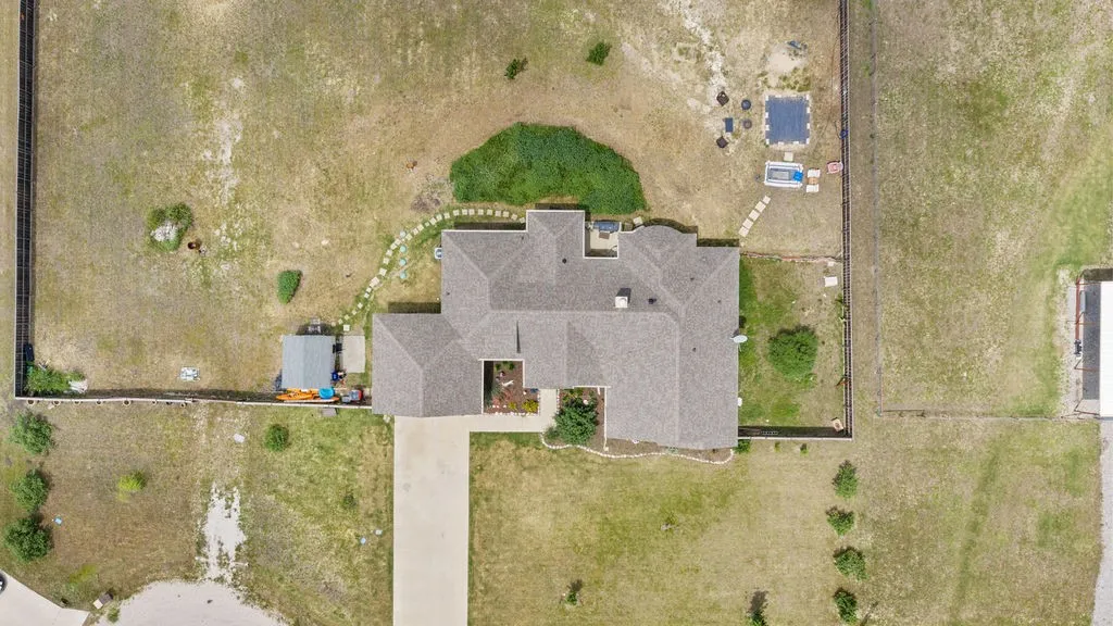Single Family Residence For Sale in Fannin County , 300 Delatorre Street, Trenton, Texas 75490, 4 Bedrooms, 3 Bathrooms, 2 Garage spaces, 2,161 Sqft, built in 2021, Price $519,900, mls#21268582, Real Estate Agent in Trenton, Homes For Sale in Fannin county, Homes For Sale in Trenton, Realtor in Trenton Texas, Real Estate Brokerage Independent Realty Texas, Luminita Cordes Realtor