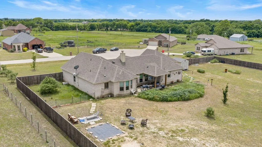 Single Family Residence For Sale in Fannin County , 300 Delatorre Street, Trenton, Texas 75490, 4 Bedrooms, 3 Bathrooms, 2 Garage spaces, 2,161 Sqft, built in 2021, Price $519,900, mls#21268582, Real Estate Agent in Trenton, Homes For Sale in Fannin county, Homes For Sale in Trenton, Realtor in Trenton Texas, Real Estate Brokerage Independent Realty Texas, Luminita Cordes Realtor
