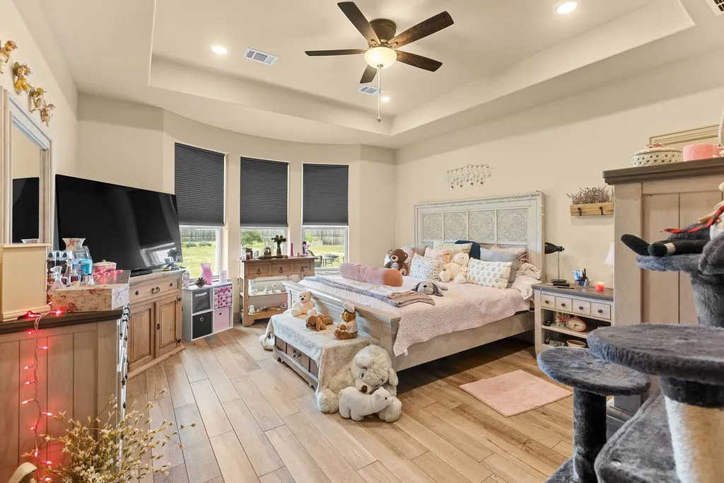 Single Family Residence For Sale in Fannin County , 300 Delatorre Street, Trenton, Texas 75490, 4 Bedrooms, 3 Bathrooms, 2 Garage spaces, 2,161 Sqft, built in 2021, Price $519,900, mls#21268582, Real Estate Agent in Trenton, Homes For Sale in Fannin county, Homes For Sale in Trenton, Realtor in Trenton Texas, Real Estate Brokerage Independent Realty Texas, Luminita Cordes Realtor