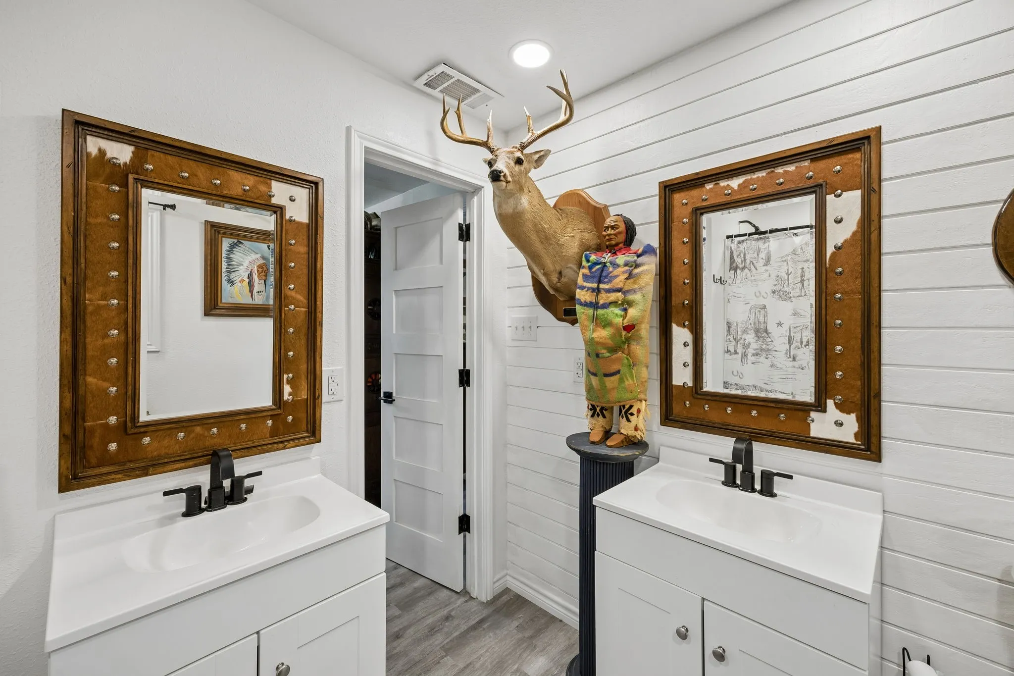 Guest cottage bath with dual vanities