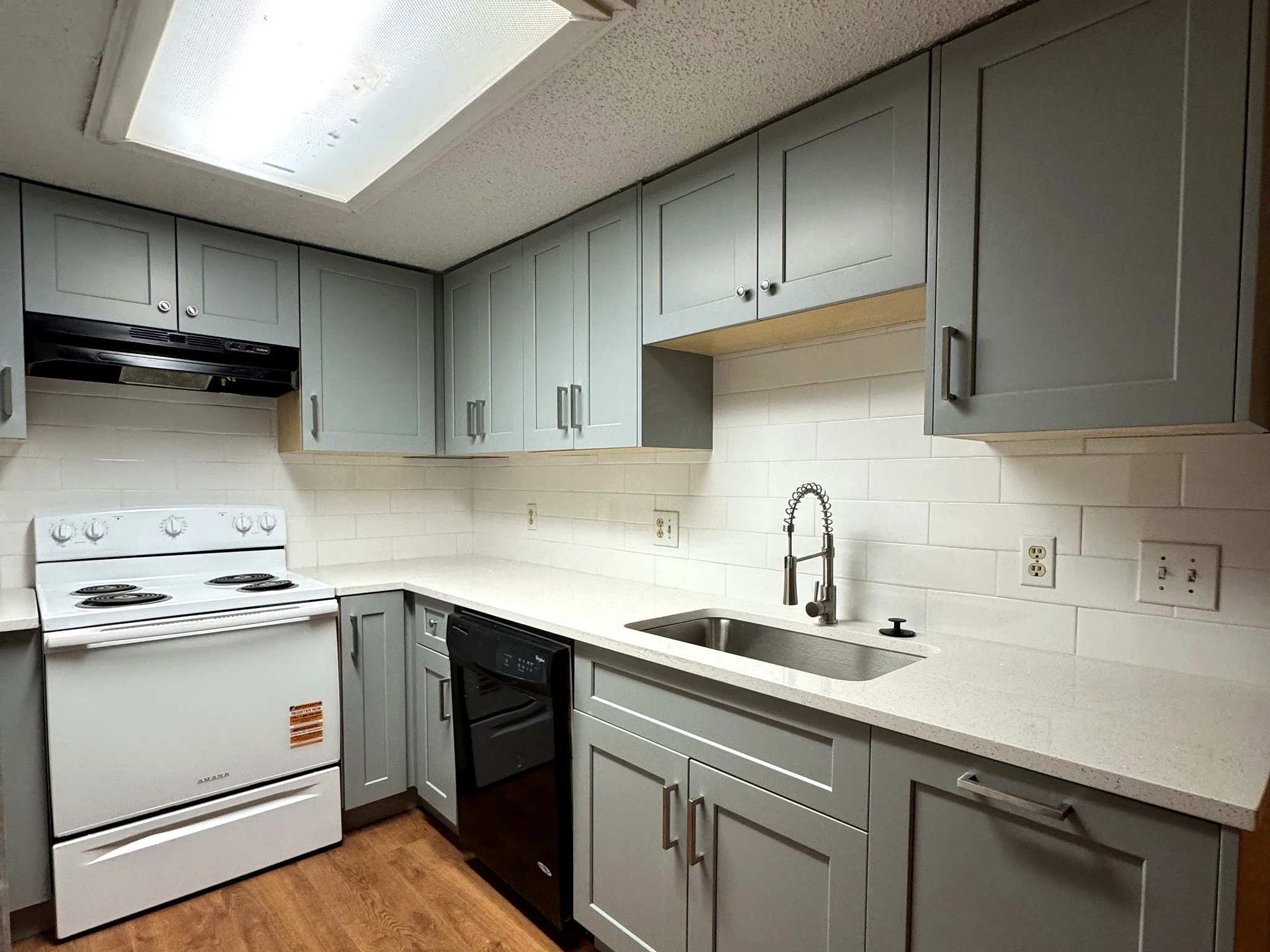 Condominium For Rent in Dallas County , 6646 E Lovers Lane 808, Dallas, Texas 75214, 2 Bedroom, 1 Bathroom, Garage spaces, 848 Sqft, built in 1979, mls#21268658, Real Estate Agent in Dallas, Homes For Rent in Dallas county, Homes For Rent in Dallas, Realtor in Dallas Texas, Real Estate Brokerage Independent Realty Texas, Luminita Cordes Realtor