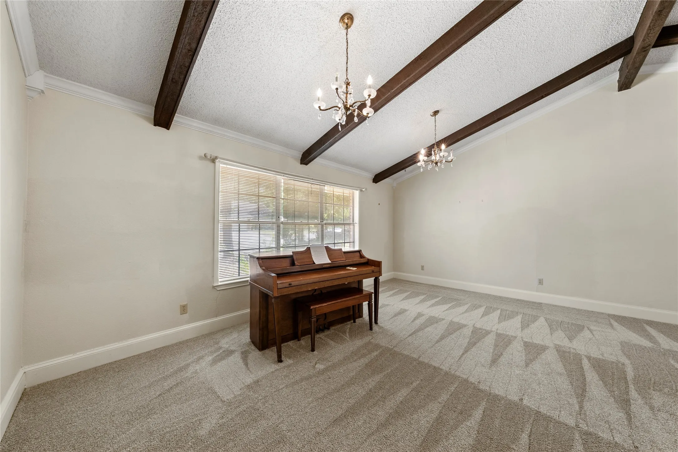 Single Family Residence For Sale in Mc Lennan County , 9547 Brookhollow Drive, Woodway, Texas 76712, 3 Bedroom, 3 Bathroom, 2 Garage spaces, 2,164 Sqft, built in 1974, mls#21268228, Real Estate Agent in Woodway, Homes For Sale in Mc Lennan county, Homes For Sale in Woodway, Realtor in Woodway Texas, Real Estate Brokerage Independent Realty Texas, Luminita Cordes Realtor