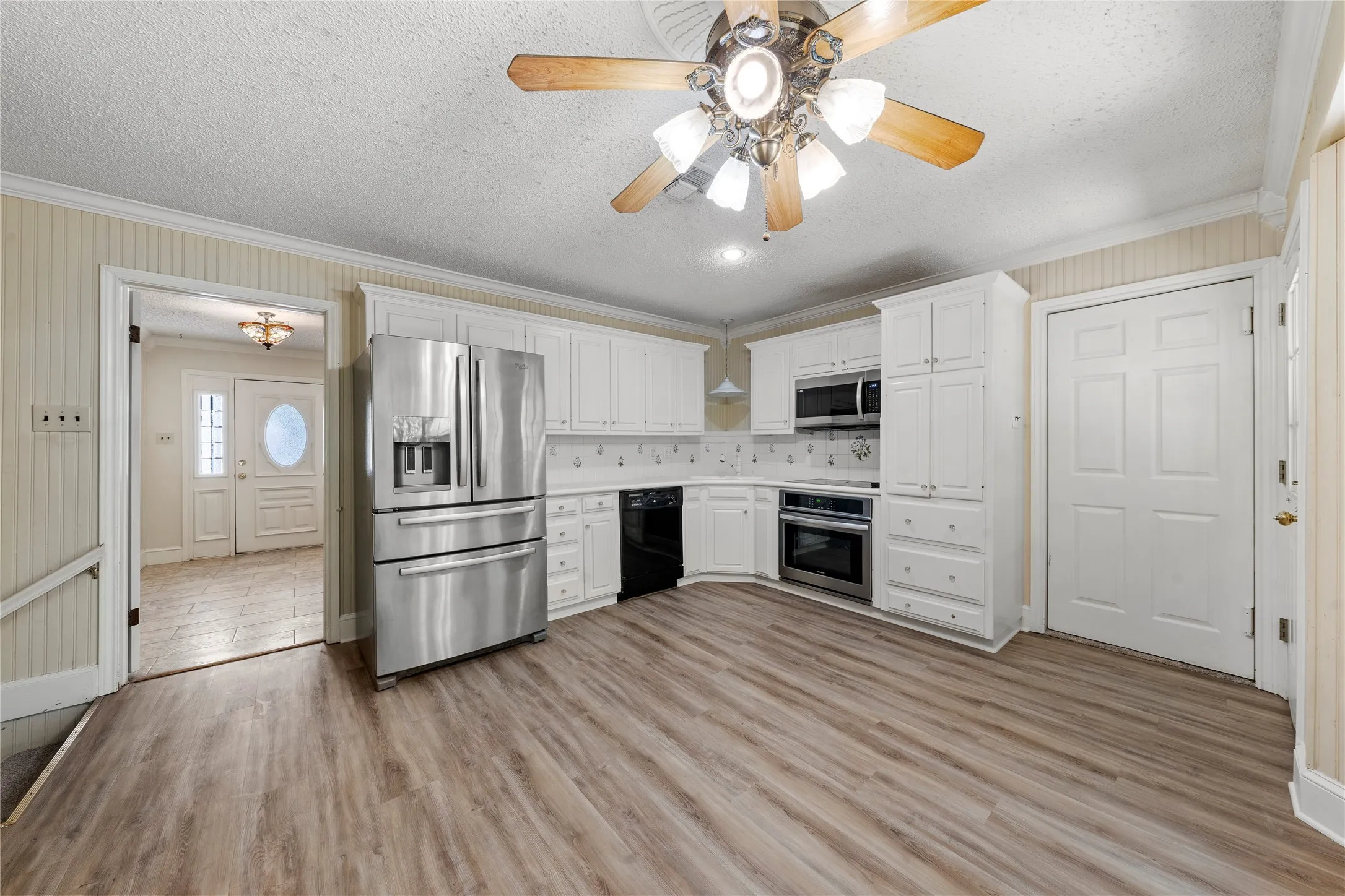Single Family Residence For Sale in Mc Lennan County , 9547 Brookhollow Drive, Woodway, Texas 76712, 3 Bedroom, 3 Bathroom, 2 Garage spaces, 2,164 Sqft, built in 1974, mls#21268228, Real Estate Agent in Woodway, Homes For Sale in Mc Lennan county, Homes For Sale in Woodway, Realtor in Woodway Texas, Real Estate Brokerage Independent Realty Texas, Luminita Cordes Realtor