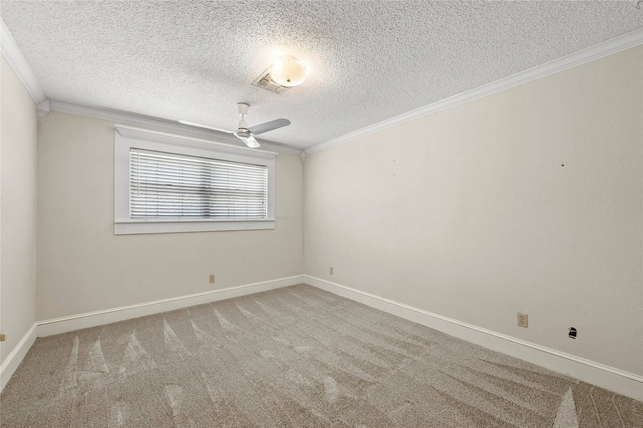 Single Family Residence For Sale in Mc Lennan County , 9547 Brookhollow Drive, Woodway, Texas 76712, 3 Bedroom, 3 Bathroom, 2 Garage spaces, 2,164 Sqft, built in 1974, mls#21268228, Real Estate Agent in Woodway, Homes For Sale in Mc Lennan county, Homes For Sale in Woodway, Realtor in Woodway Texas, Real Estate Brokerage Independent Realty Texas, Luminita Cordes Realtor