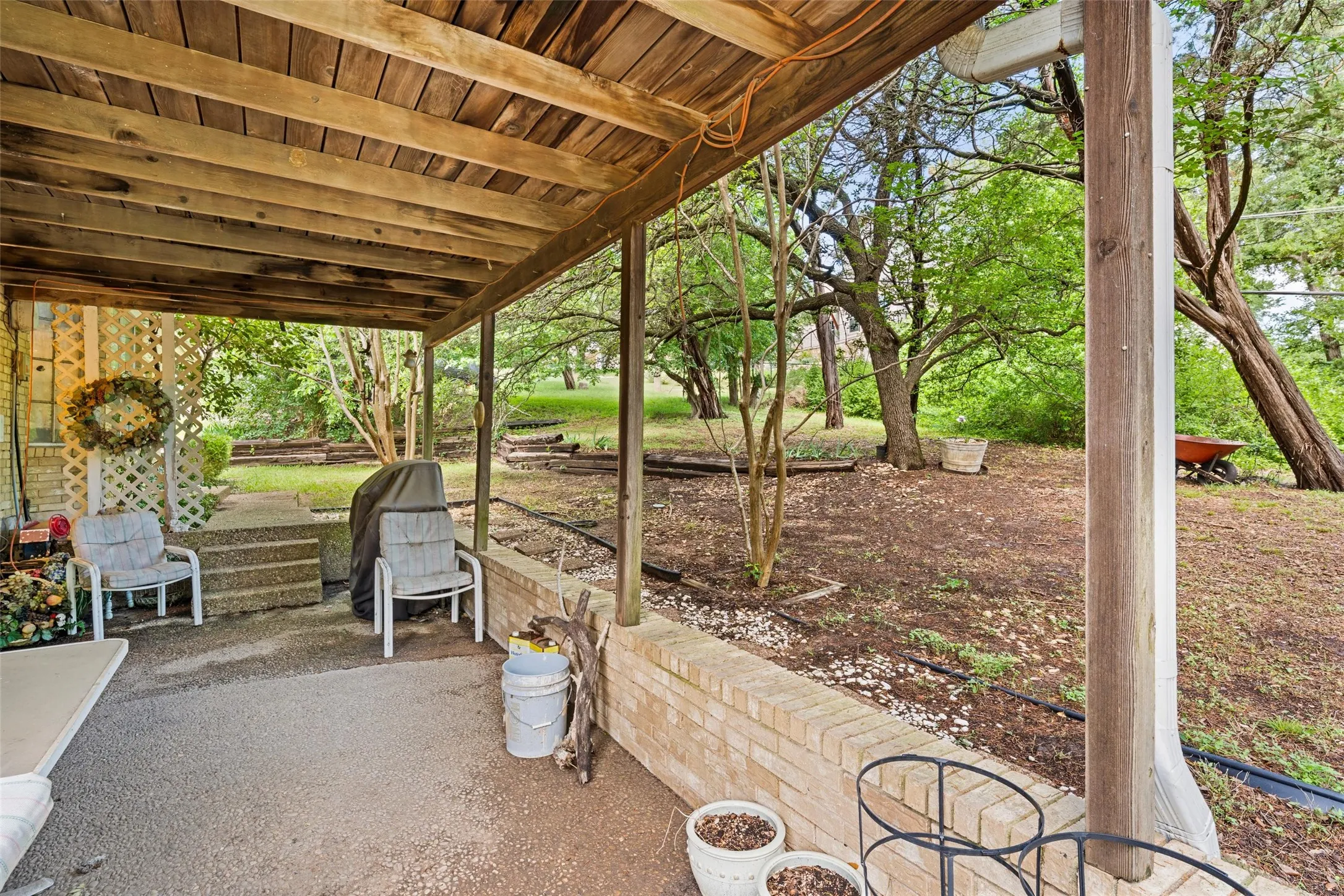 Single Family Residence For Sale in Mc Lennan County , 9547 Brookhollow Drive, Woodway, Texas 76712, 3 Bedroom, 3 Bathroom, 2 Garage spaces, 2,164 Sqft, built in 1974, mls#21268228, Real Estate Agent in Woodway, Homes For Sale in Mc Lennan county, Homes For Sale in Woodway, Realtor in Woodway Texas, Real Estate Brokerage Independent Realty Texas, Luminita Cordes Realtor