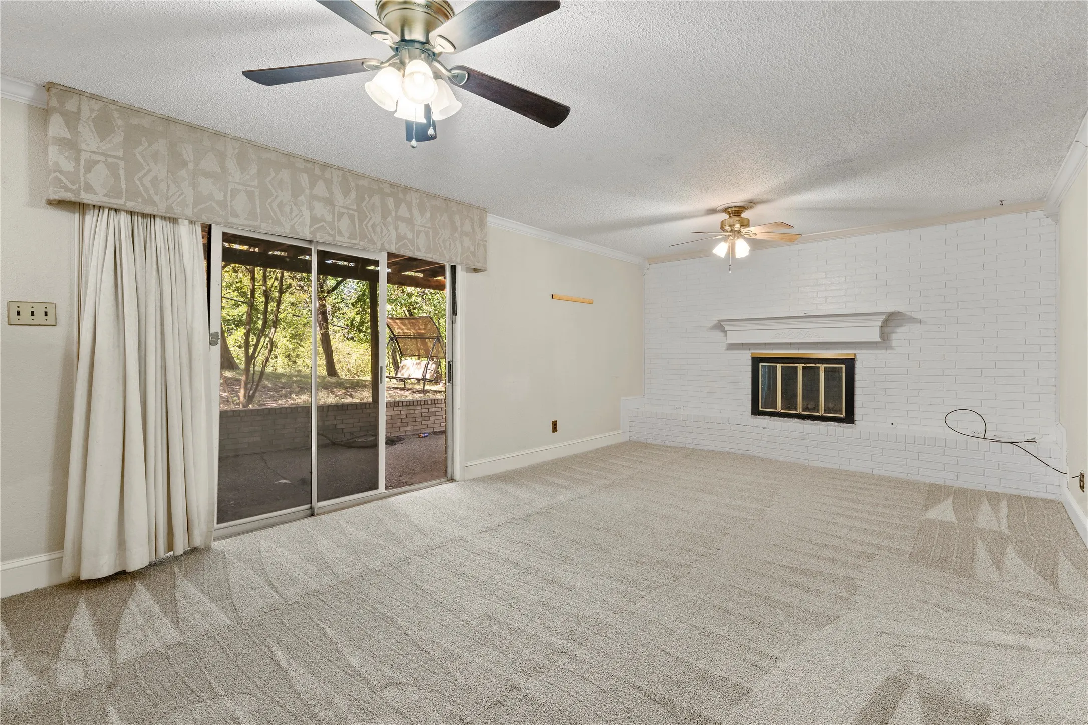 Single Family Residence For Sale in Mc Lennan County , 9547 Brookhollow Drive, Woodway, Texas 76712, 3 Bedroom, 3 Bathroom, 2 Garage spaces, 2,164 Sqft, built in 1974, mls#21268228, Real Estate Agent in Woodway, Homes For Sale in Mc Lennan county, Homes For Sale in Woodway, Realtor in Woodway Texas, Real Estate Brokerage Independent Realty Texas, Luminita Cordes Realtor