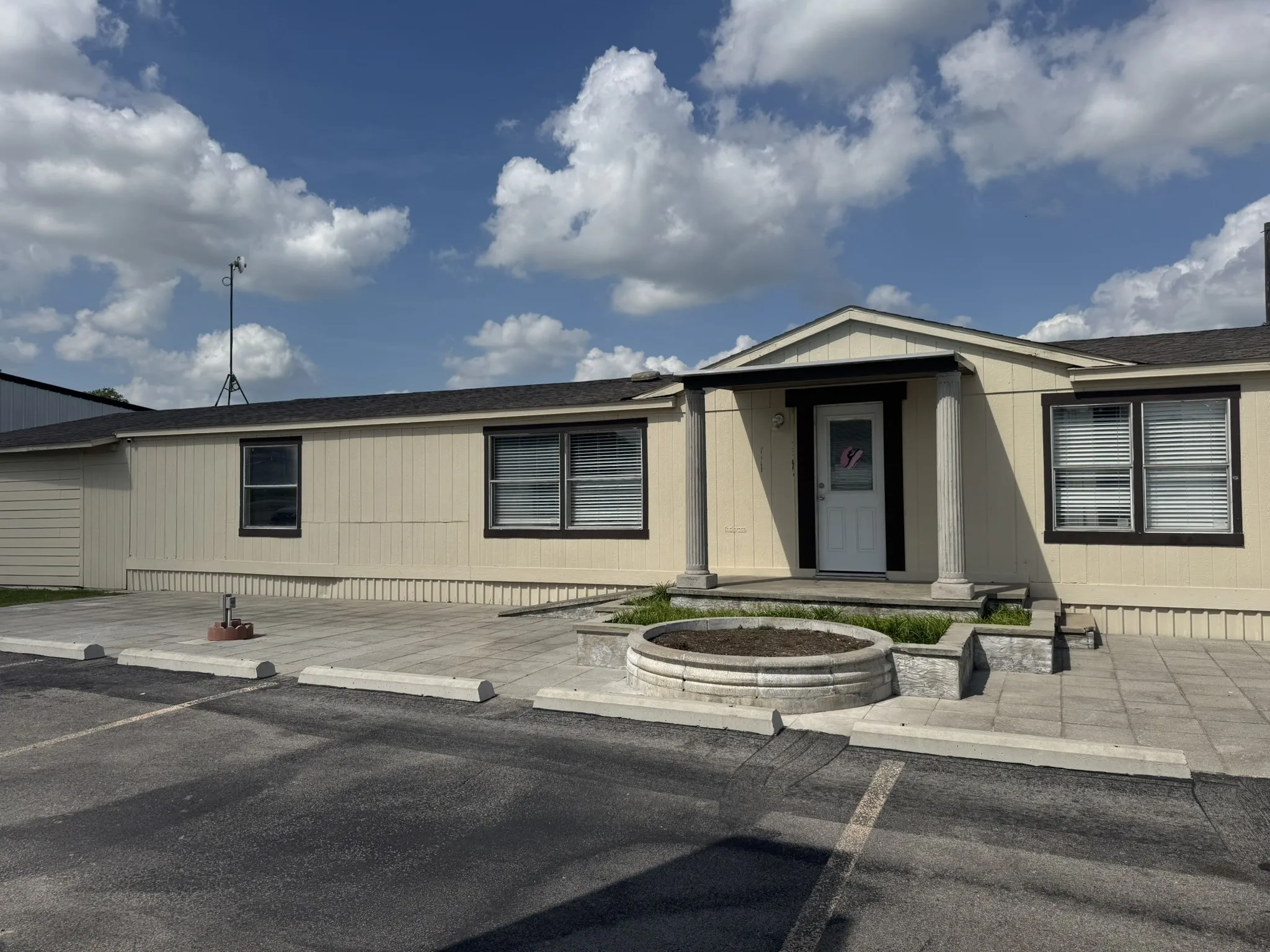 Office For Rent in Parker County , 3001 E Hwy 199 105, Springtown, Texas 76082, 0, 0, Garage spaces, 0 Sqft, built in 2021, Price $2,000, mls#21268689, Real Estate Agent in Springtown, Homes For Rent in Parker county, Homes For Rent in Springtown, Realtor in Springtown Texas, Real Estate Brokerage Independent Realty Texas, Luminita Cordes Realtor