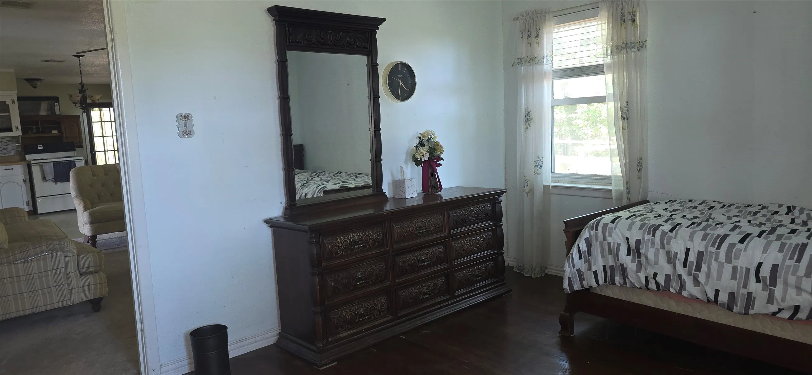 Single Family Residence For Sale in Kaufman County , 610 N Fm Road 1389, Combine, Texas 75159, 3 Bedroom, 2 Bathroom, 2 Garage spaces, 1,446 Sqft, built in 1960, mls#21268641, Real Estate Agent in Combine, Homes For Sale in Kaufman county, Homes For Sale in Combine, Realtor in Combine Texas, Real Estate Brokerage Independent Realty Texas, Luminita Cordes Realtor