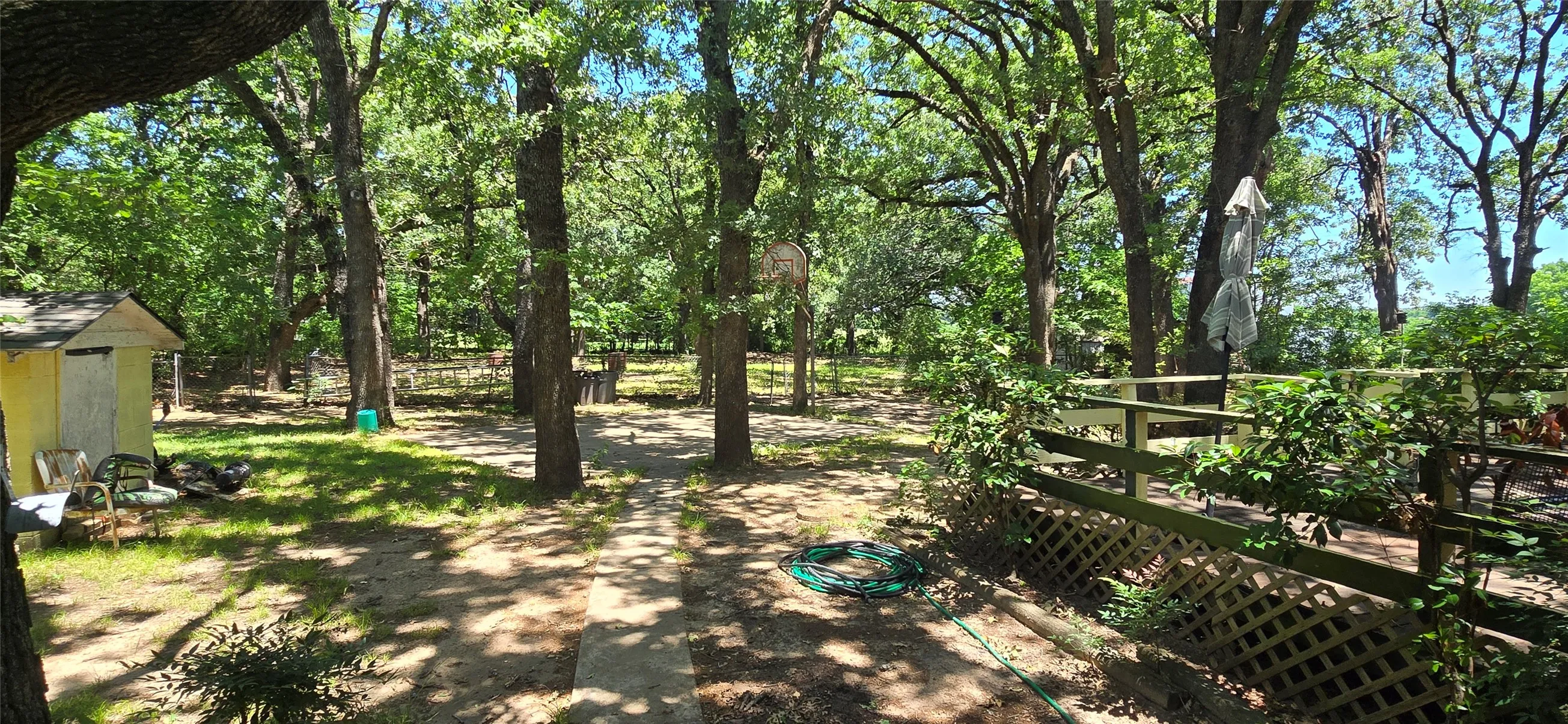 Single Family Residence For Sale in Kaufman County , 610 N Fm Road 1389, Combine, Texas 75159, 3 Bedroom, 2 Bathroom, 2 Garage spaces, 1,446 Sqft, built in 1960, mls#21268641, Real Estate Agent in Combine, Homes For Sale in Kaufman county, Homes For Sale in Combine, Realtor in Combine Texas, Real Estate Brokerage Independent Realty Texas, Luminita Cordes Realtor