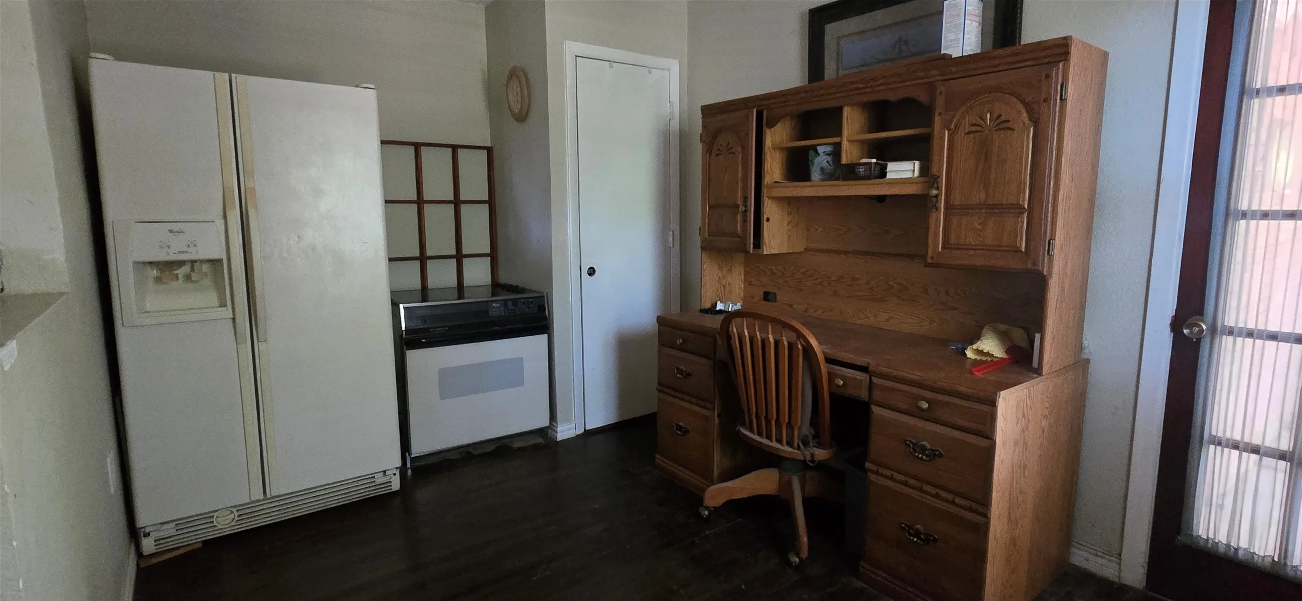 Single Family Residence For Sale in Kaufman County , 610 N Fm Road 1389, Combine, Texas 75159, 3 Bedroom, 2 Bathroom, 2 Garage spaces, 1,446 Sqft, built in 1960, mls#21268641, Real Estate Agent in Combine, Homes For Sale in Kaufman county, Homes For Sale in Combine, Realtor in Combine Texas, Real Estate Brokerage Independent Realty Texas, Luminita Cordes Realtor