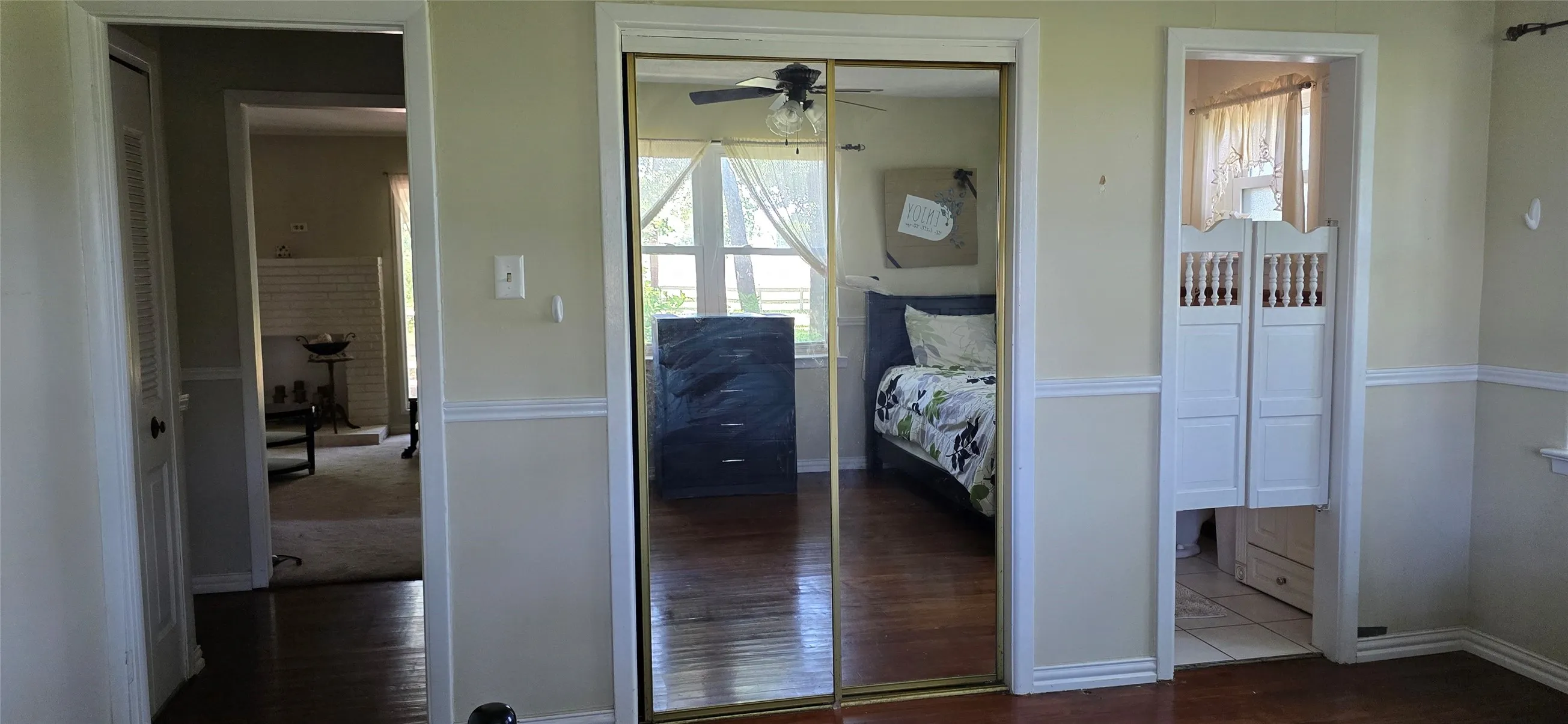Single Family Residence For Sale in Kaufman County , 610 N Fm Road 1389, Combine, Texas 75159, 3 Bedroom, 2 Bathroom, 2 Garage spaces, 1,446 Sqft, built in 1960, mls#21268641, Real Estate Agent in Combine, Homes For Sale in Kaufman county, Homes For Sale in Combine, Realtor in Combine Texas, Real Estate Brokerage Independent Realty Texas, Luminita Cordes Realtor