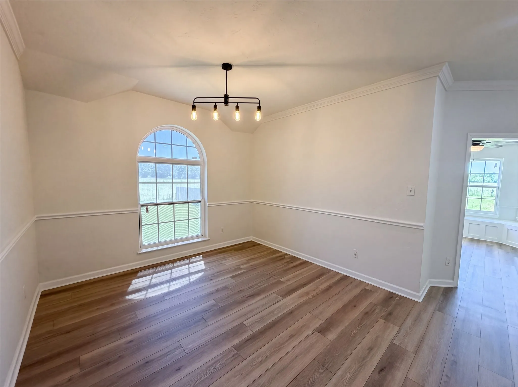 Single Family Residence For Sale in Hunt County , 3499 Fm-1564, Greenville, Texas 75402, 3 Bedroom, 3 Bathroom, 2 Garage spaces, 2,203 Sqft, built in 2004, mls#21268590, Real Estate Agent in Greenville, Homes For Sale in Hunt county, Homes For Sale in Greenville, Realtor in Greenville Texas, Real Estate Brokerage Independent Realty Texas, Luminita Cordes Realtor
