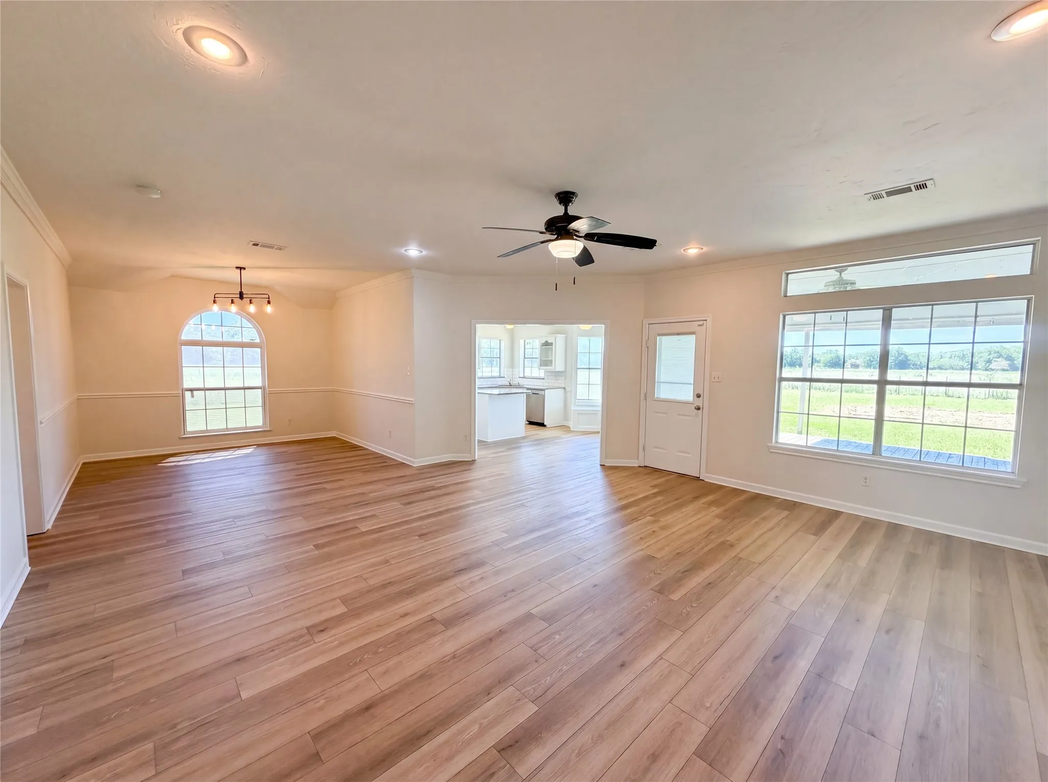 Single Family Residence For Sale in Hunt County , 3499 Fm-1564, Greenville, Texas 75402, 3 Bedroom, 3 Bathroom, 2 Garage spaces, 2,203 Sqft, built in 2004, mls#21268590, Real Estate Agent in Greenville, Homes For Sale in Hunt county, Homes For Sale in Greenville, Realtor in Greenville Texas, Real Estate Brokerage Independent Realty Texas, Luminita Cordes Realtor