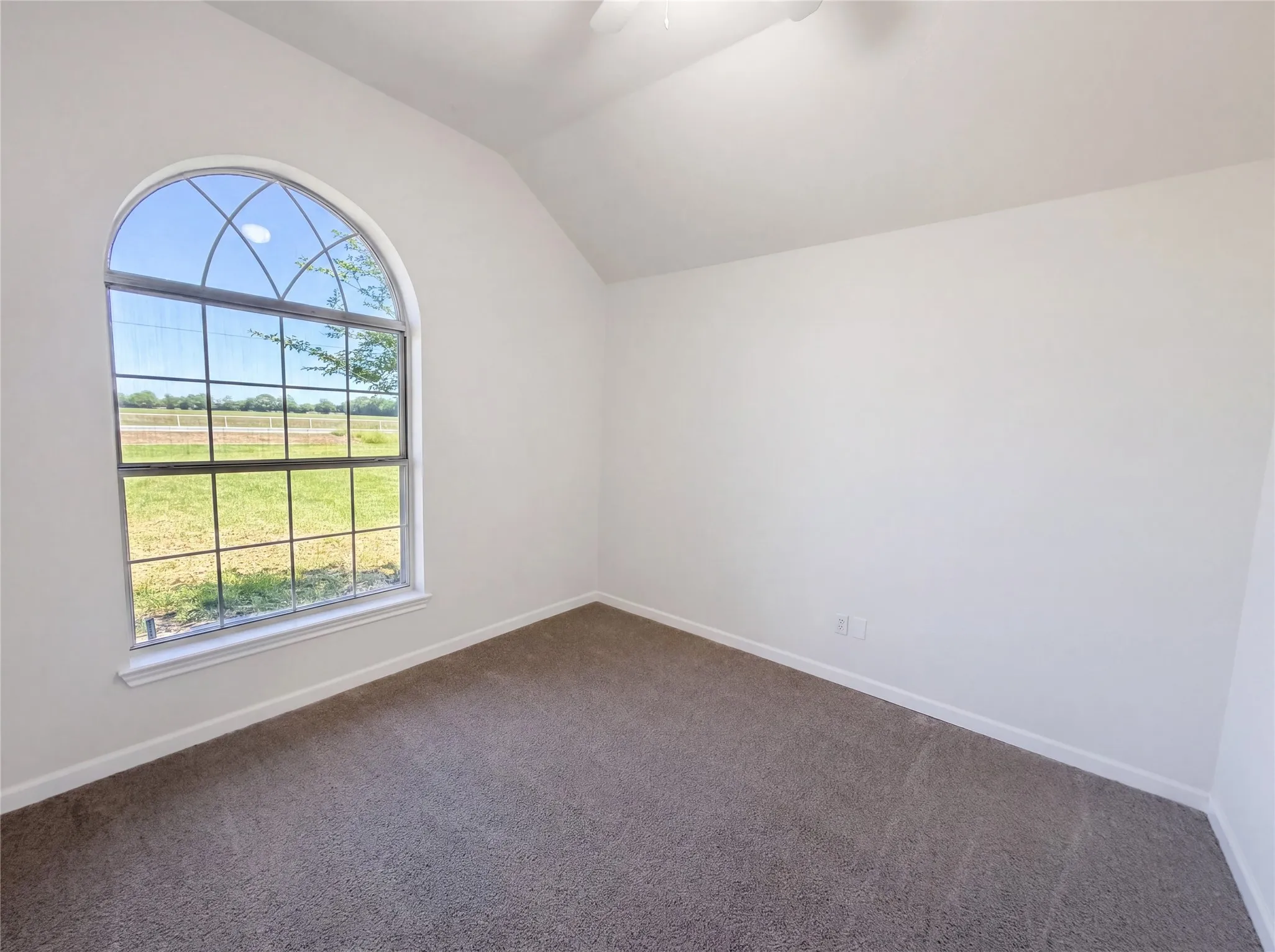 Single Family Residence For Sale in Hunt County , 3499 Fm-1564, Greenville, Texas 75402, 3 Bedroom, 3 Bathroom, 2 Garage spaces, 2,203 Sqft, built in 2004, mls#21268590, Real Estate Agent in Greenville, Homes For Sale in Hunt county, Homes For Sale in Greenville, Realtor in Greenville Texas, Real Estate Brokerage Independent Realty Texas, Luminita Cordes Realtor