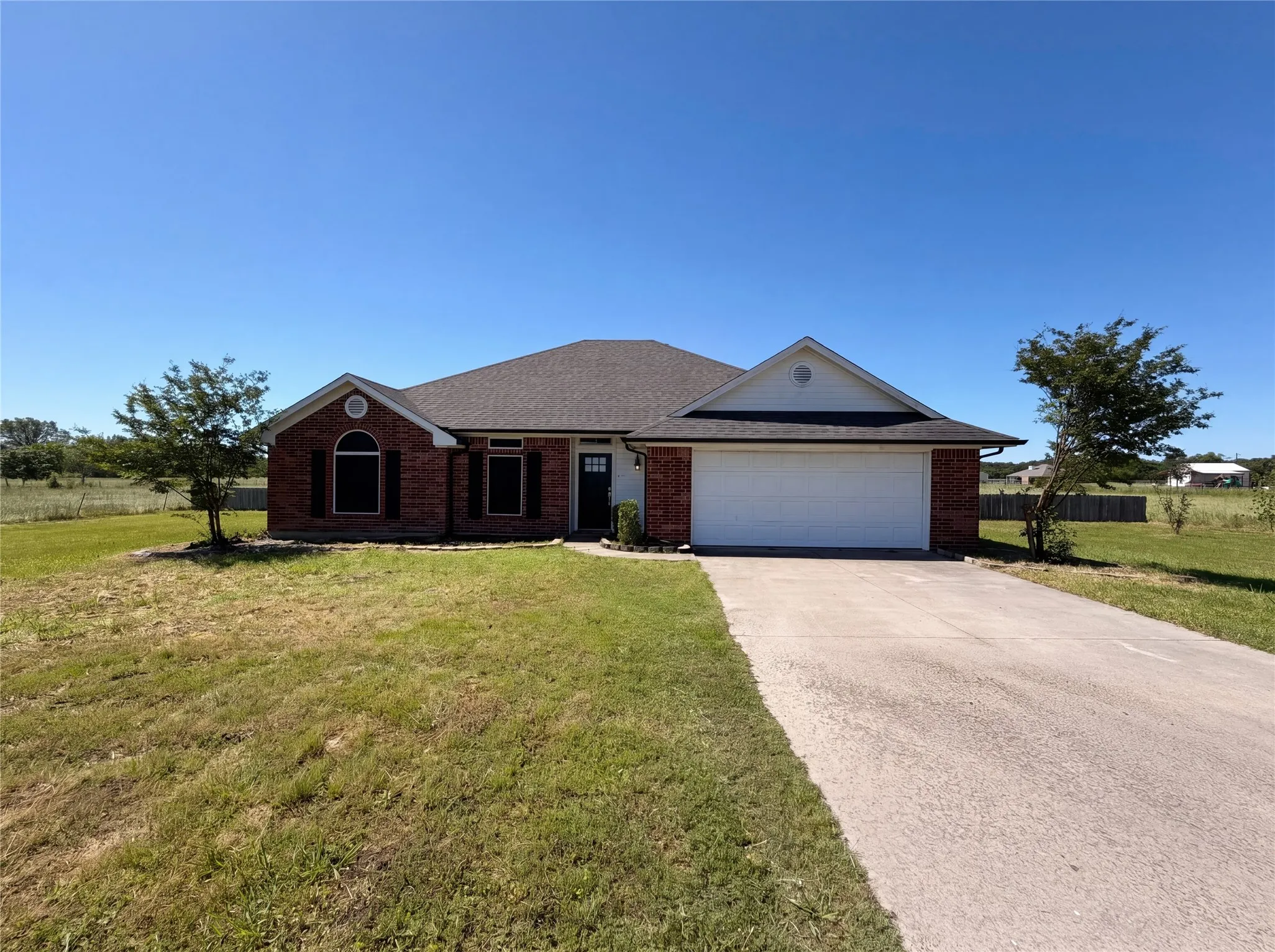 Single Family Residence For Sale in Hunt County , 3499 Fm-1564, Greenville, Texas 75402, 3 Bedroom, 3 Bathroom, 2 Garage spaces, 2,203 Sqft, built in 2004, mls#21268590, Real Estate Agent in Greenville, Homes For Sale in Hunt county, Homes For Sale in Greenville, Realtor in Greenville Texas, Real Estate Brokerage Independent Realty Texas, Luminita Cordes Realtor