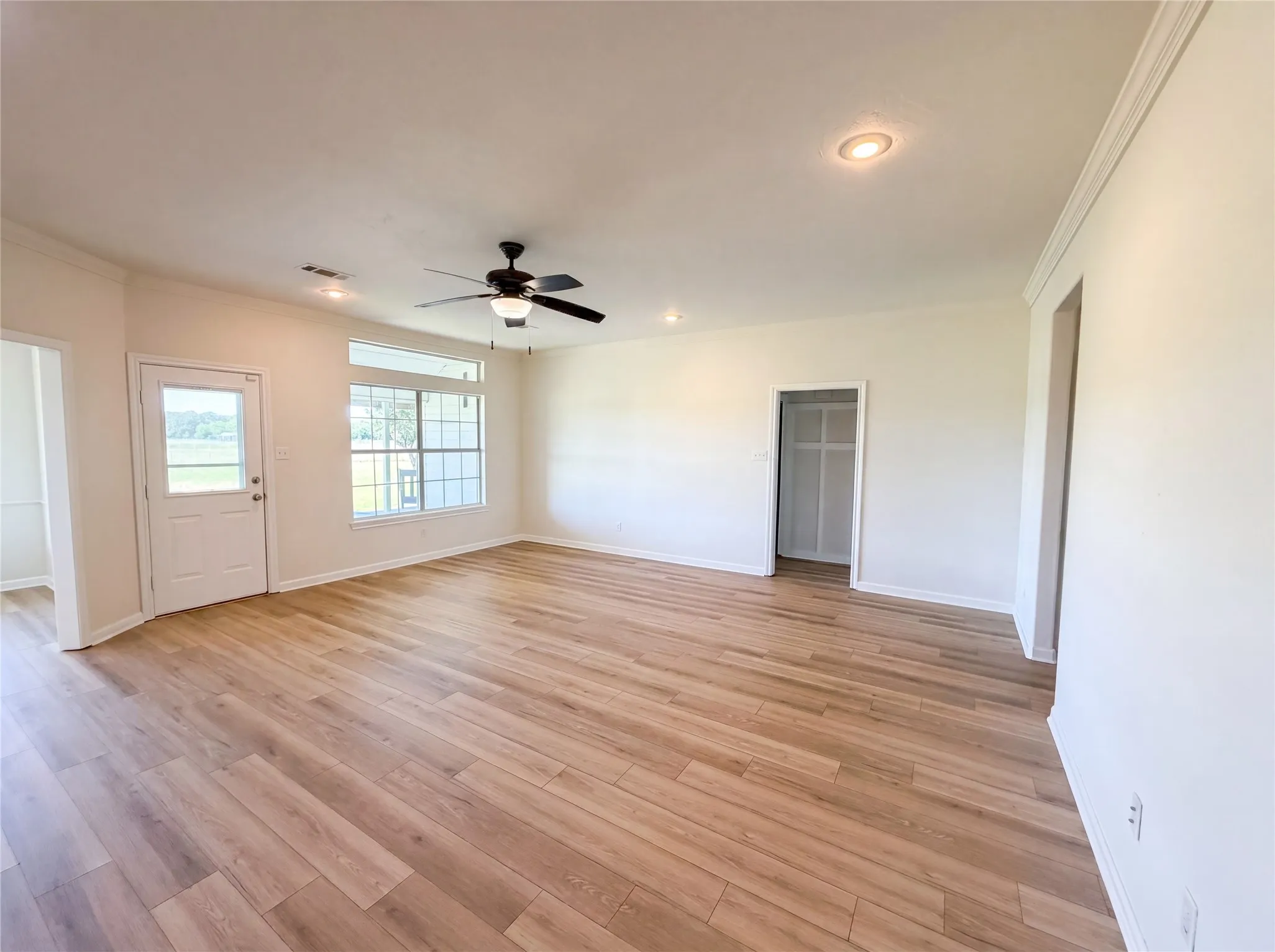 Single Family Residence For Sale in Hunt County , 3499 Fm-1564, Greenville, Texas 75402, 3 Bedroom, 3 Bathroom, 2 Garage spaces, 2,203 Sqft, built in 2004, mls#21268590, Real Estate Agent in Greenville, Homes For Sale in Hunt county, Homes For Sale in Greenville, Realtor in Greenville Texas, Real Estate Brokerage Independent Realty Texas, Luminita Cordes Realtor