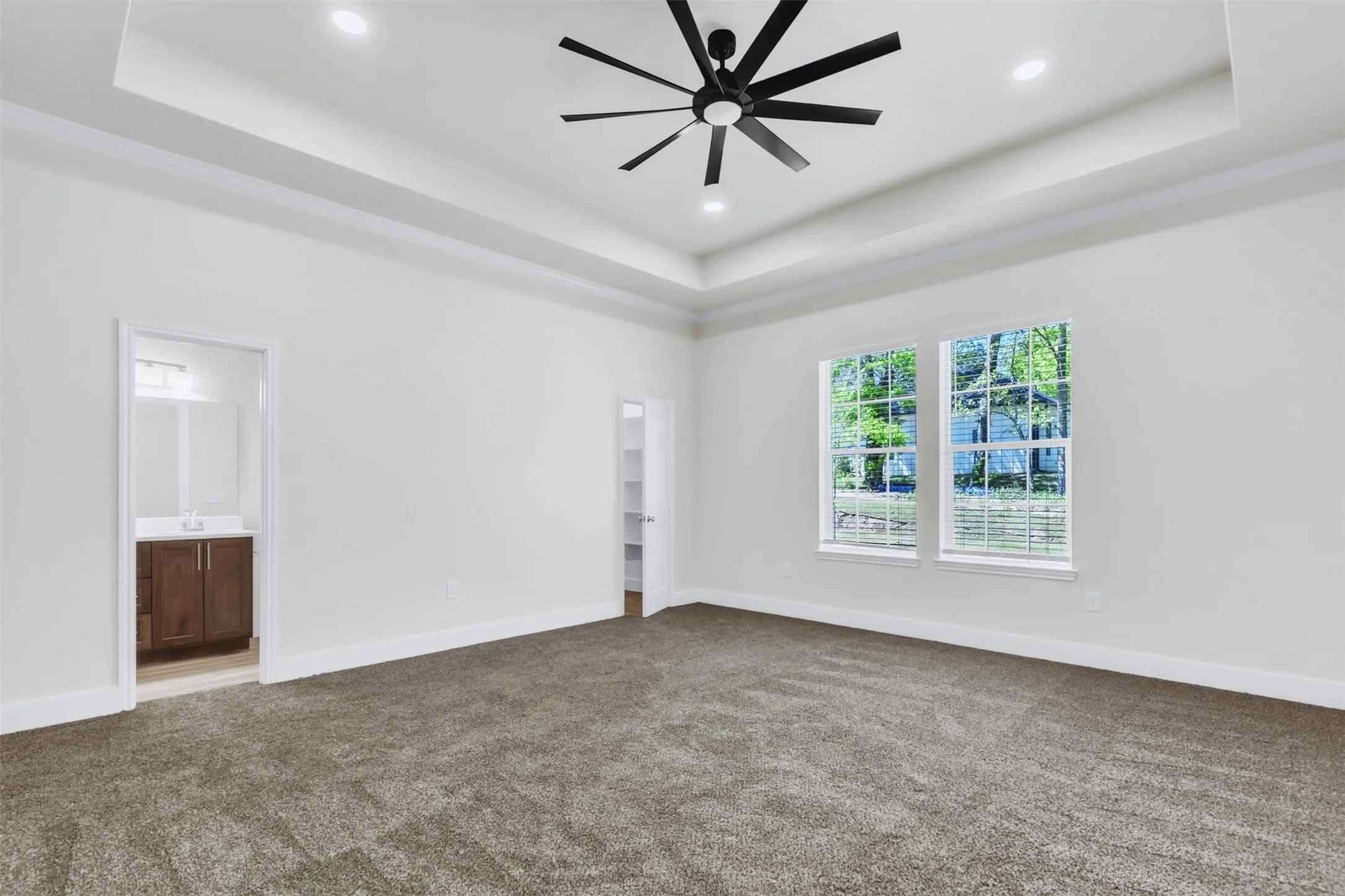 Oversized primary with tray ceiling