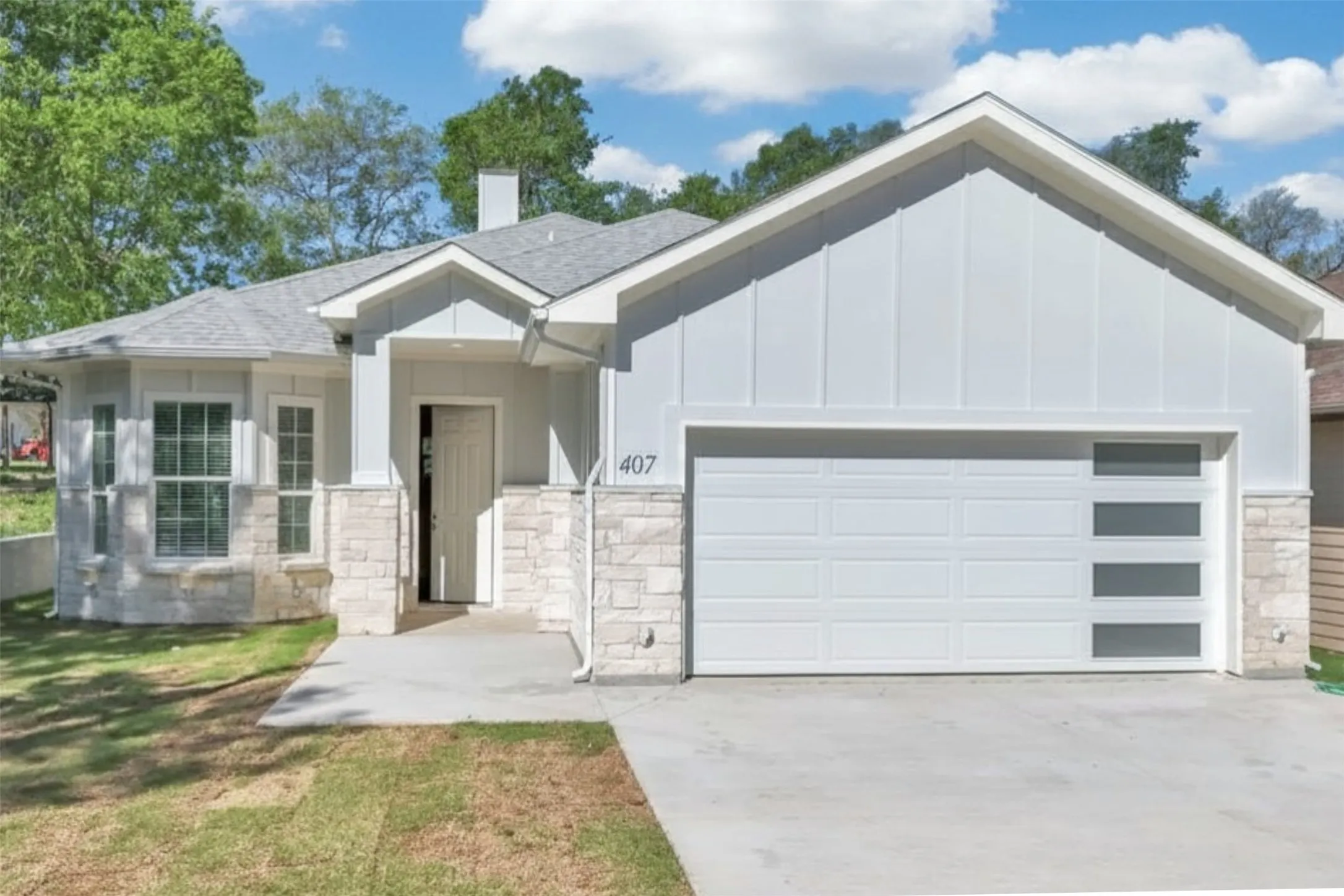 Single Family Residence For Sale in Fannin County , 407 Henderson Street, Bonham, Texas 75418, 3 Bedroom, 2 Bathroom, 2 Garage spaces, 1,500 Sqft, built in 2026, mls#21268656, Real Estate Agent in Bonham, Homes For Sale in Fannin county, Homes For Sale in Bonham, Realtor in Bonham Texas, Real Estate Brokerage Independent Realty Texas, Luminita Cordes Realtor