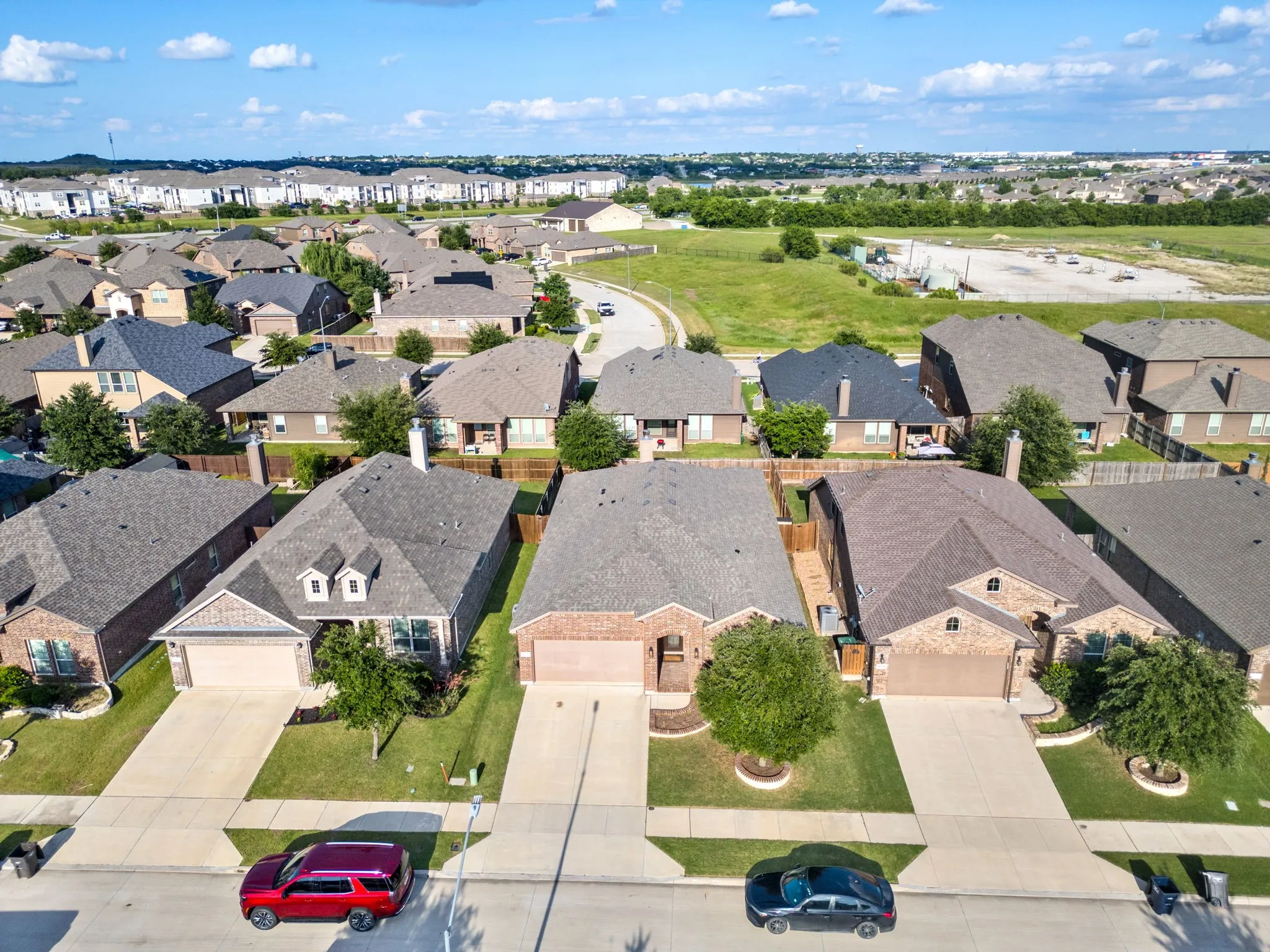 Single Family Residence For Sale in Tarrant County , 11312 Gold Canyon Drive, Fort Worth, Texas 76052, 4 Bedroom, 2 Bathroom, 2 Garage spaces, 2,048 Sqft, built in 2017, mls#21267382, Real Estate Agent in Fort Worth, Homes For Sale in Tarrant county, Homes For Sale in Fort Worth, Realtor in Fort Worth Texas, Real Estate Brokerage Independent Realty Texas, Luminita Cordes Realtor