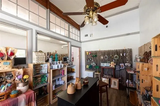 Retail For Sale in Clay County , 315 N Bridge, Henrietta, Texas 76365, 0, 0, Garage spaces, 0 Sqft, built in 1946, Price $140,000, mls#21268702, Real Estate Agent in Henrietta, Homes For Sale in Clay county, Homes For Sale in Henrietta, Realtor in Henrietta Texas, Real Estate Brokerage Independent Realty Texas, Luminita Cordes Realtor